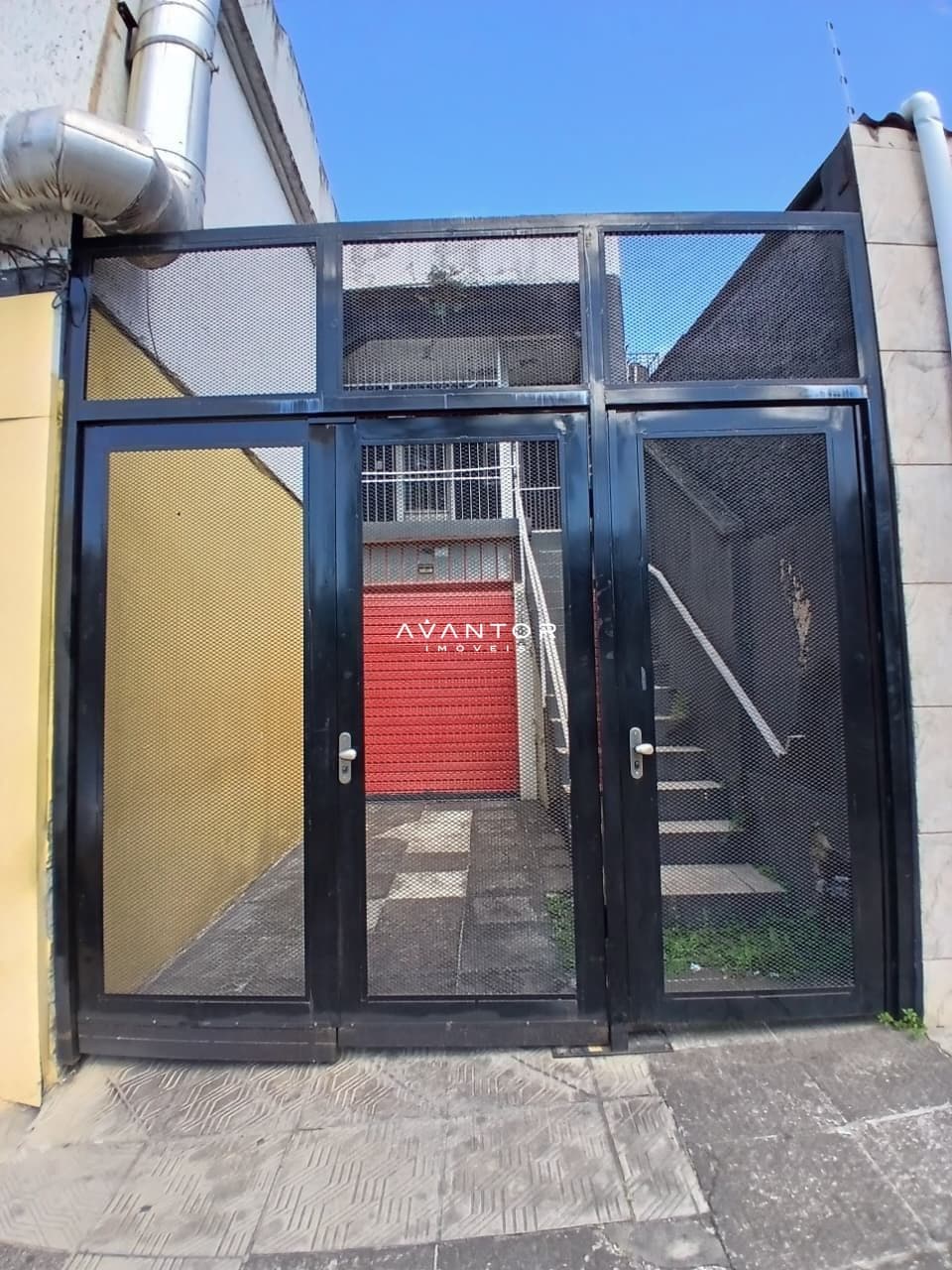 Hall de entrada com portas de vidro — Loja com 5 salas para alugar em Centro, Santa Maria/RS