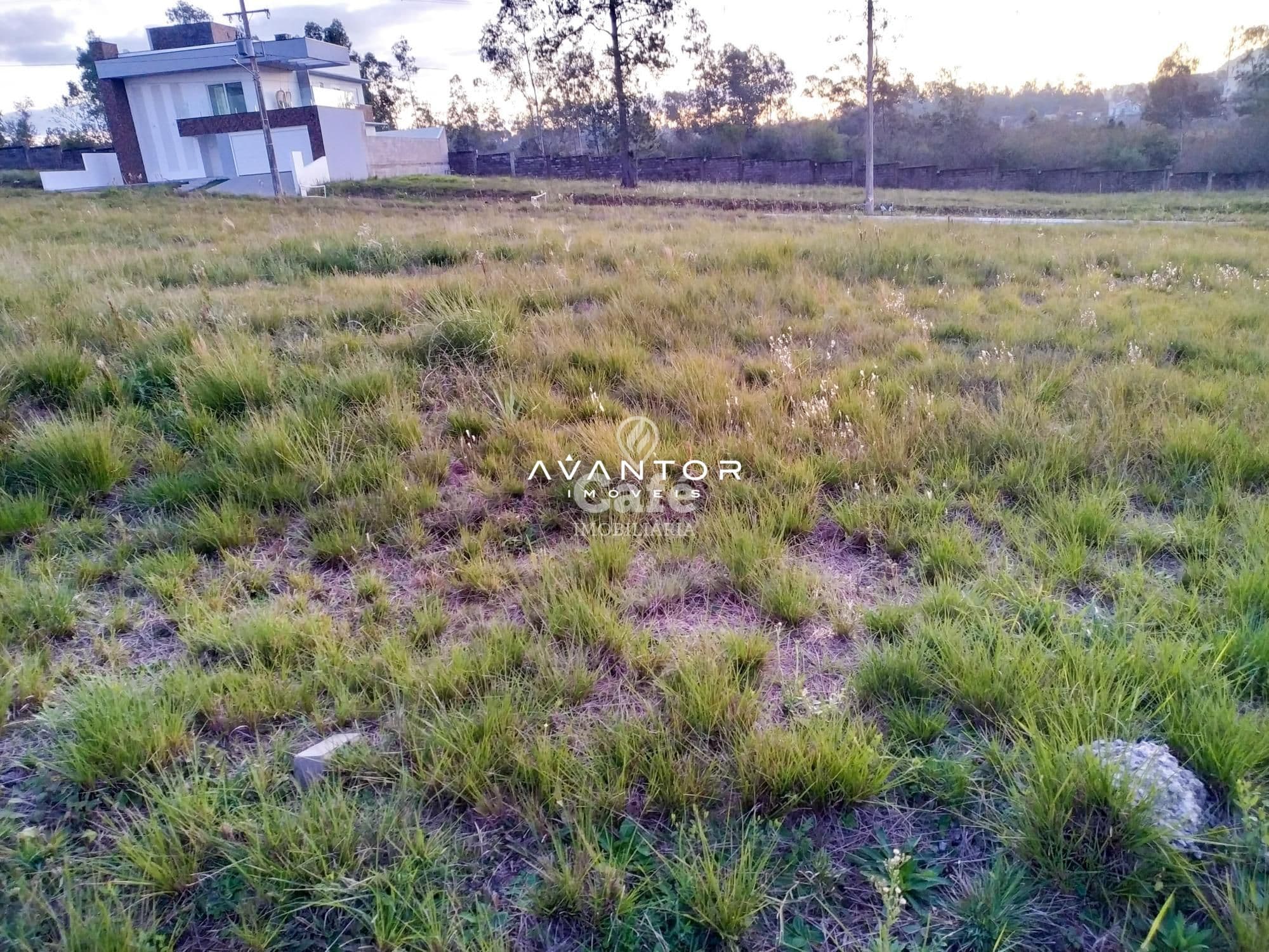 Excelente terreno em condomínio fechado, com ótima infraestrutura — Terreno à venda em São José, Santa Maria/RS