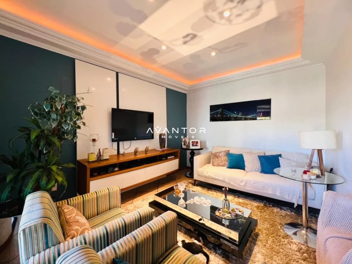 Sala de estar com sofá e poltrona — Cobertura com 3 quartos à venda em Centro, Santa Maria/RS
