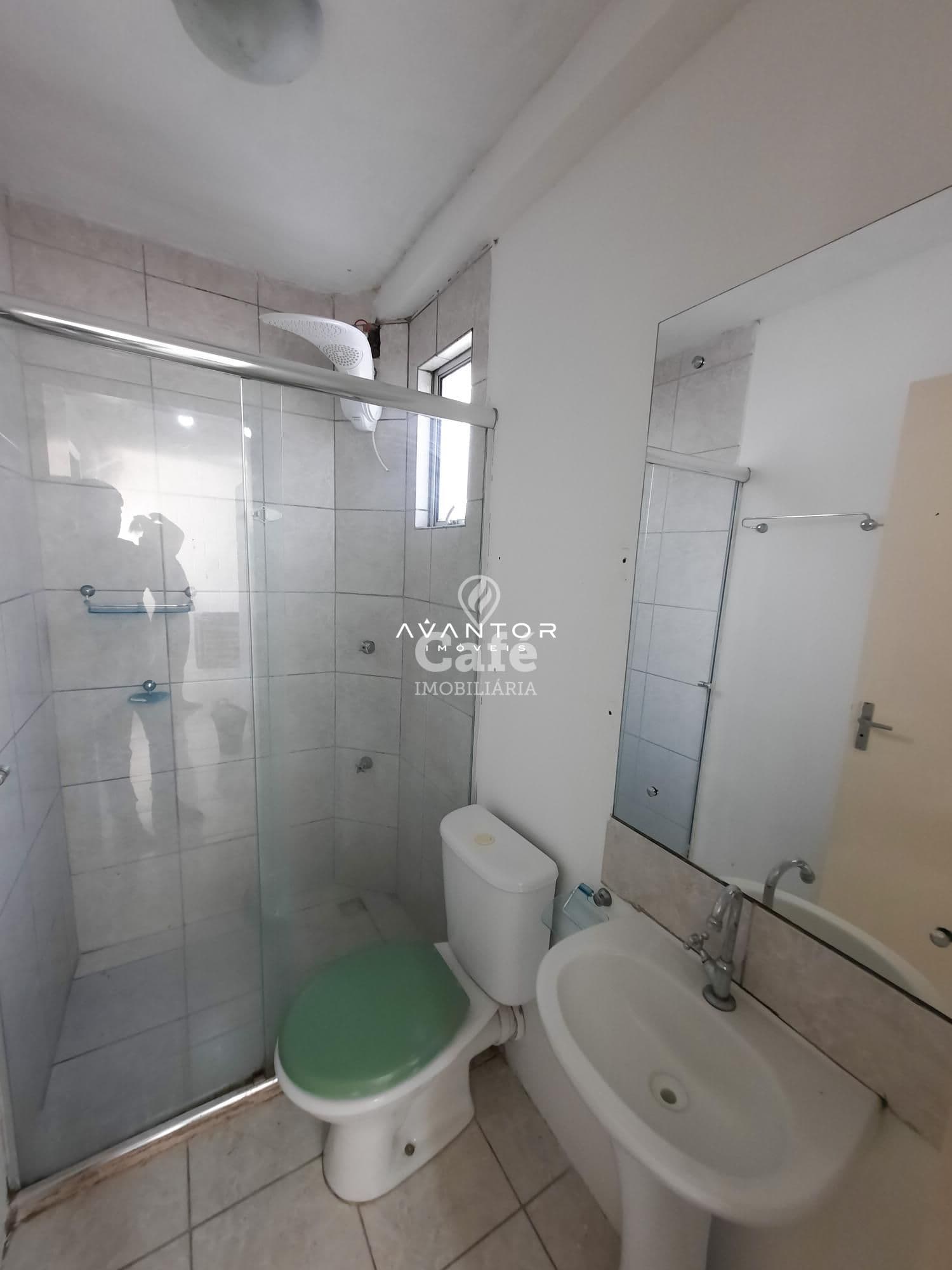 Apartamento de 2 dormitórios com vaga de estacionamento — Apartamento com 2 quartos à venda em Juscelino Kubitschek, Santa Maria/RS