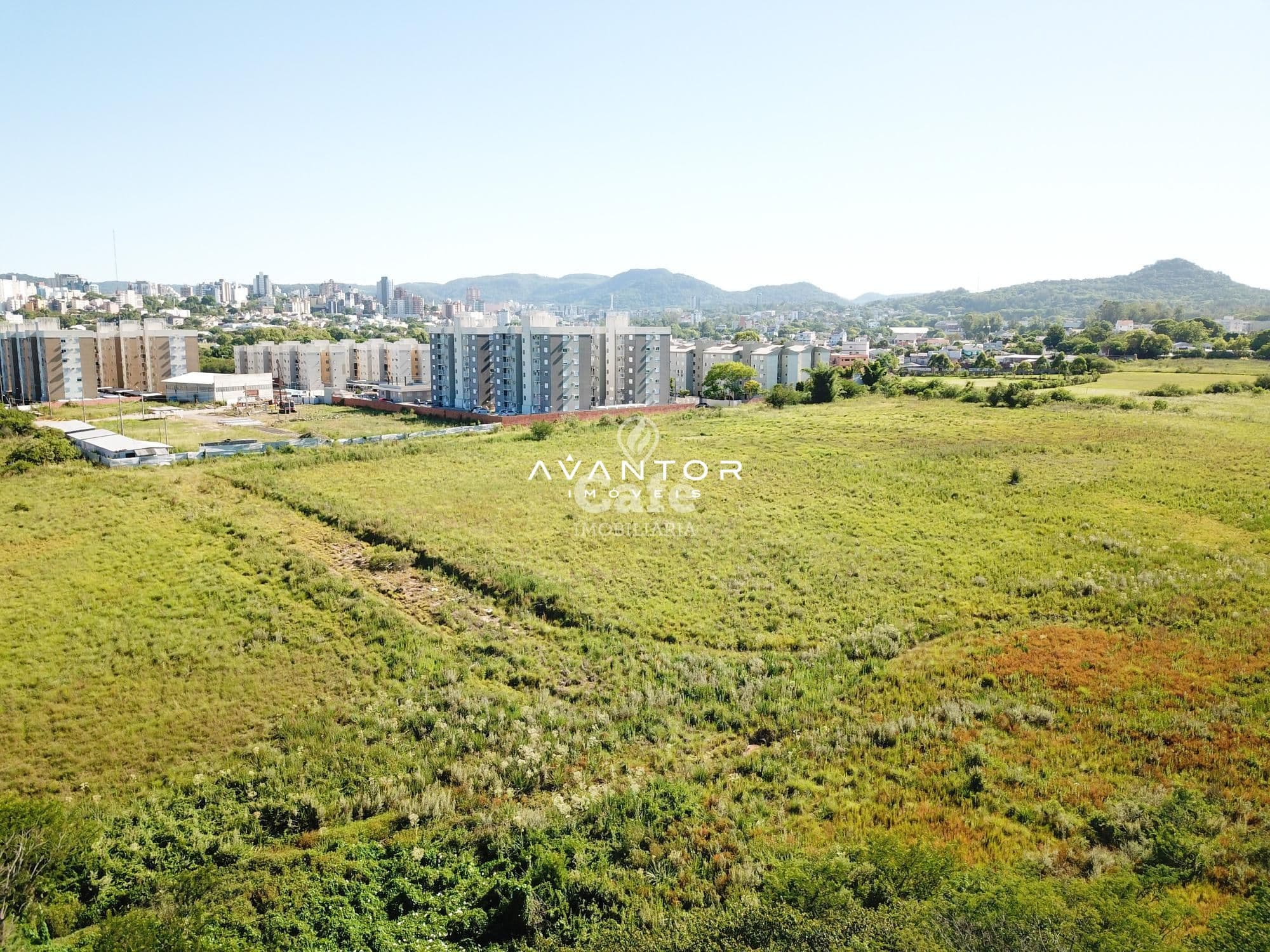 Amplo terreno com 4890 m² — Terreno à venda em Nossa Senhora Medianeira, Santa Maria/RS