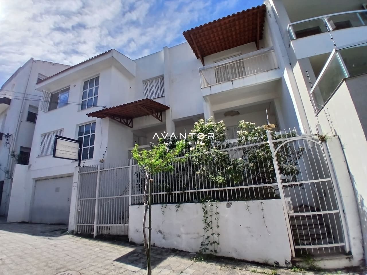 Casa com 5 quartos à venda em Centro, Santa Maria/RS — foto 2 de 33