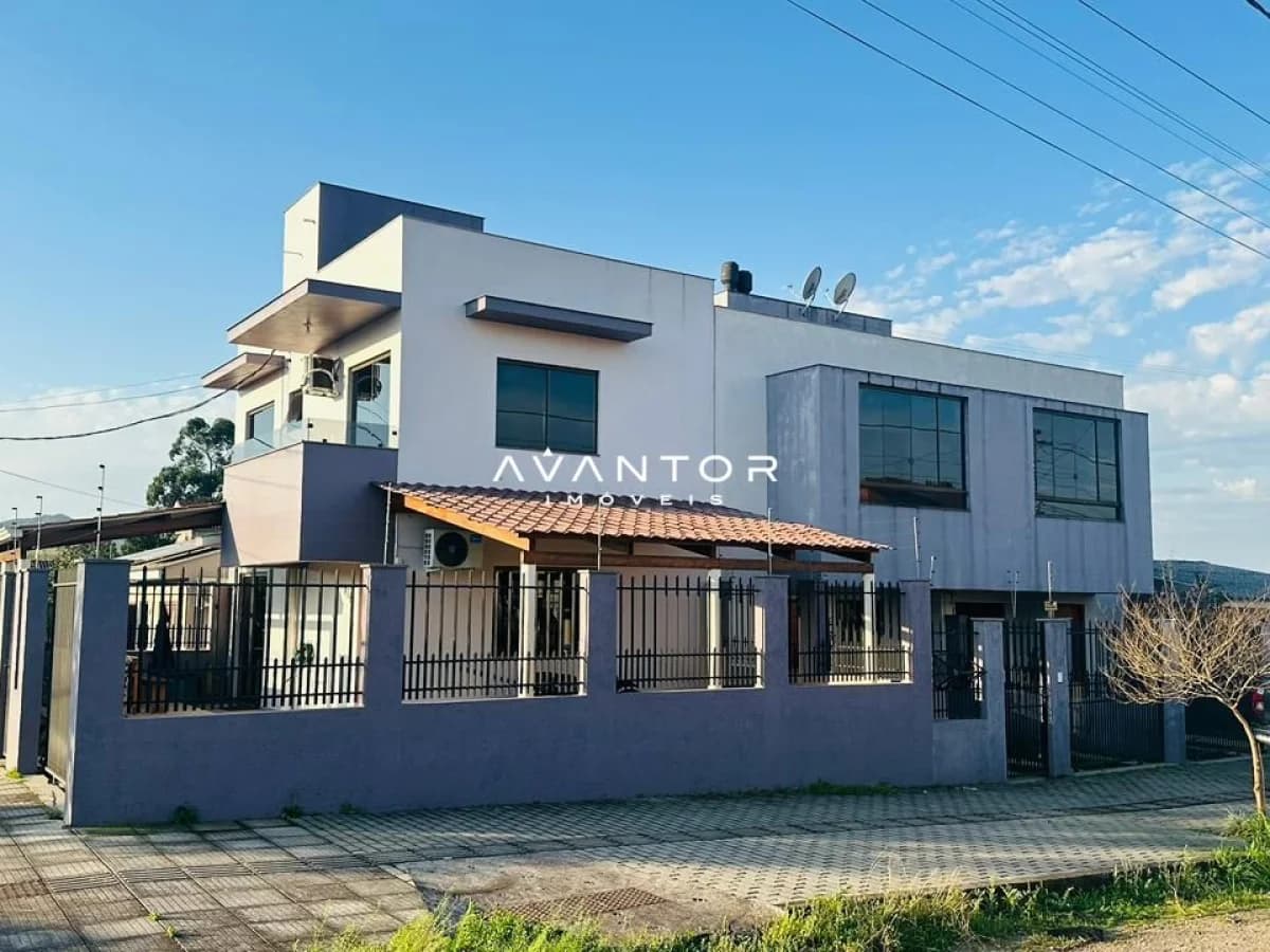 Fachada da casa com garagem — Residencial Camobi/fernando Ferrari, Camobi, Santa Maria/RS