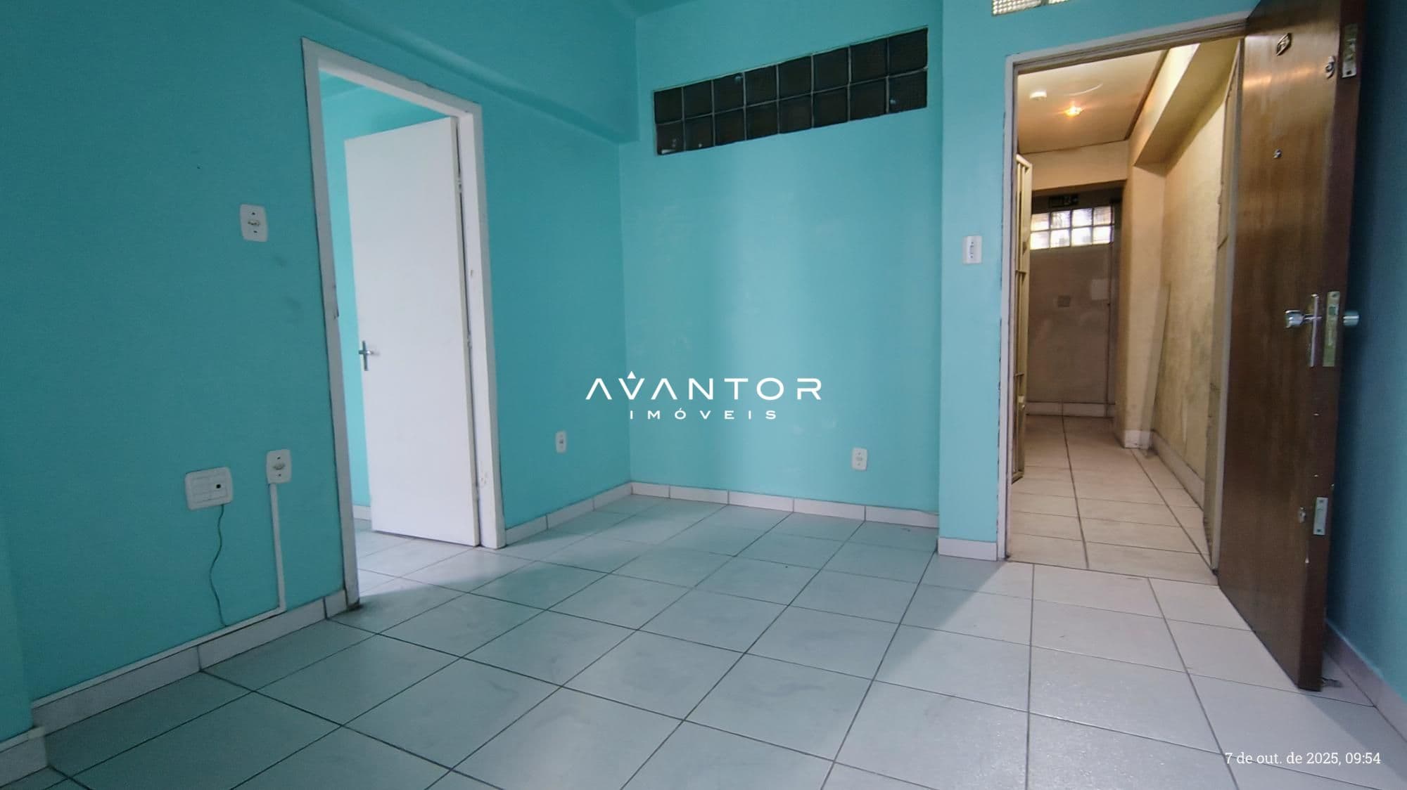Sala de estar com acesso aos ambientes — Apartamento com 2 quartos à venda no Edifício Pisani, em Centro, Santa Maria/RS
