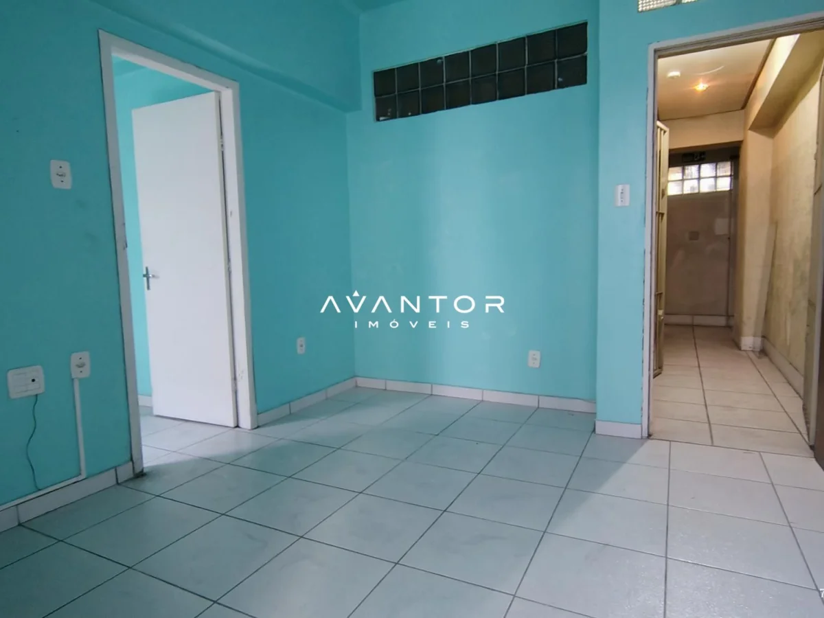 Sala de estar com acesso aos ambientes — Apartamento com 2 quartos à venda no Edifício Pisani, em Centro, Santa Maria/RS