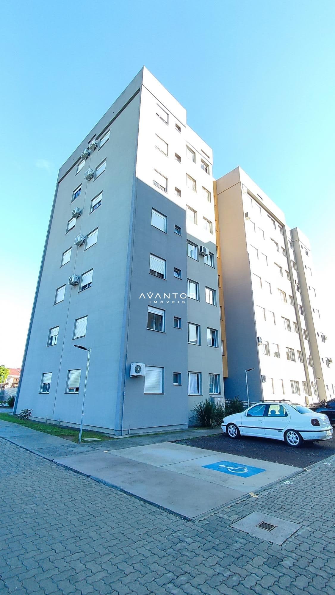 Fachada do prédio residencial — Apartamento com 2 quartos à venda no Residencial La Spezia, em Patronato, Santa Maria/RS