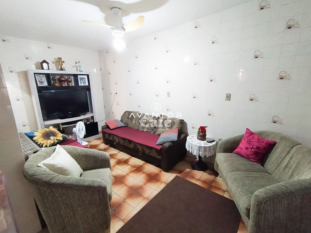 Casa, 6 Dormitórios, 1 Suíte, 5 Banheiros, 2 Vagas, Salão de festas, Sacada, Terraço, Noss — Casa com 6 quartos à venda em Nossa Senhora do Rosário, Santa Maria/RS