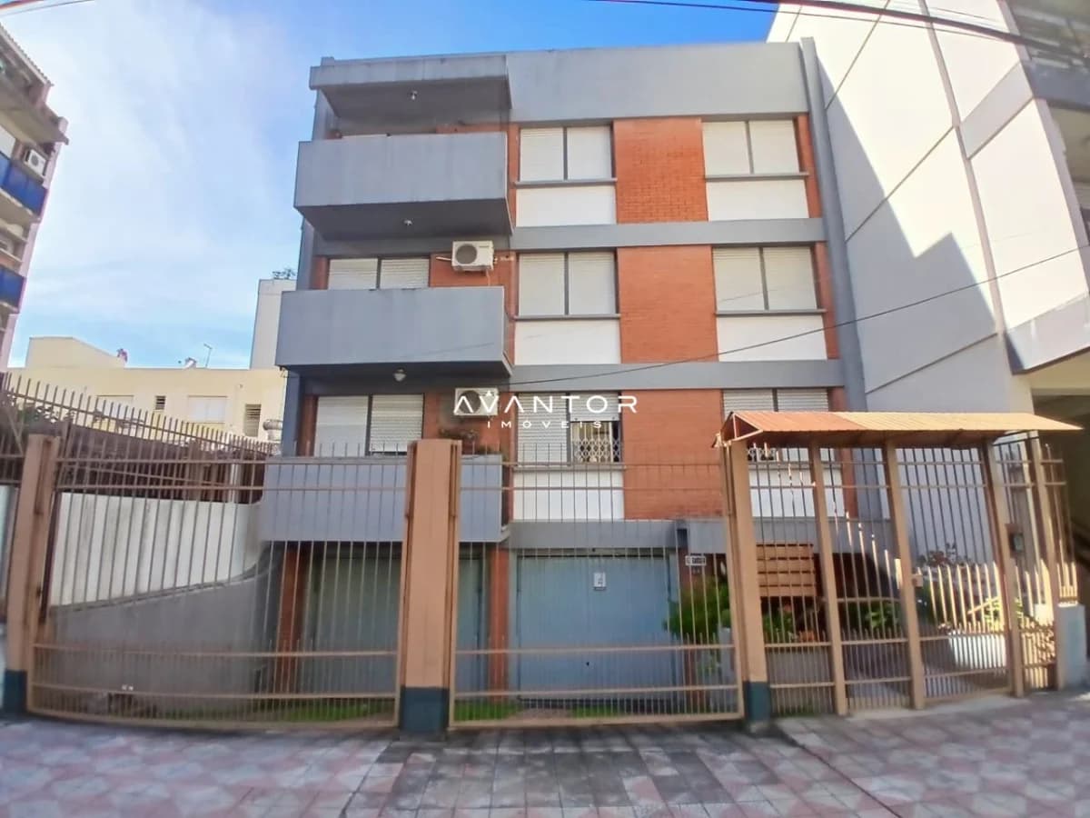 Fachada do prédio com sacada — Apartamento com 3 quartos à venda em Nossa Senhora de Fátima, Santa Maria/RS