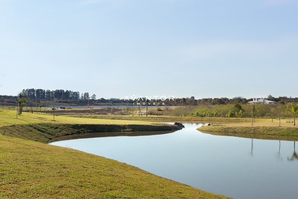 Terreno com lago e área verde — Terreno à venda no Estância dos Montes, em Tomazetti, Santa Maria/RS