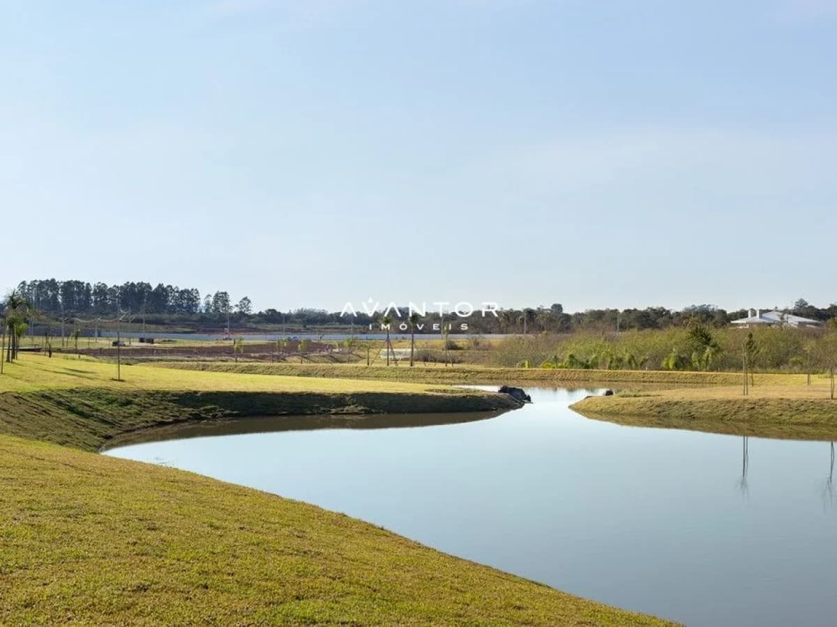 Terreno com lago e área verde — Terreno à venda no Estância dos Montes, em Tomazetti, Santa Maria/RS