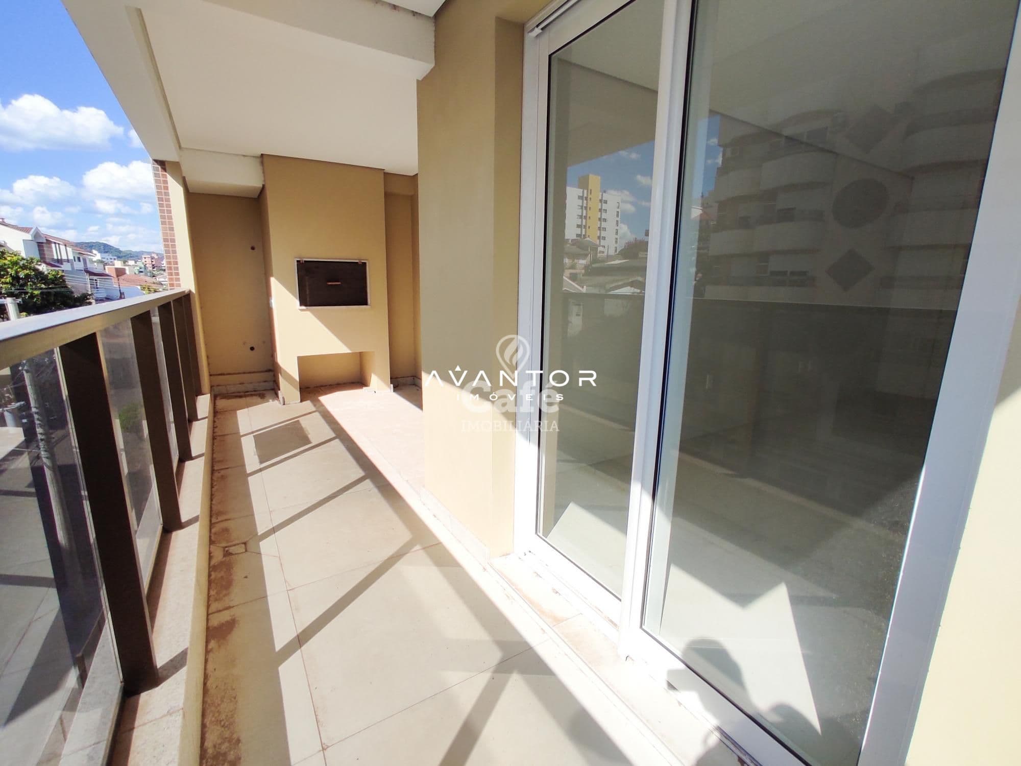 Apartamento amplo com 4 dormitórios, sendo 3 suíte, ampla área gourmet, 3 vagas de garagen — Apartamento com 4 quartos à venda em Nossa Senhora de Lourdes, Santa Maria/RS