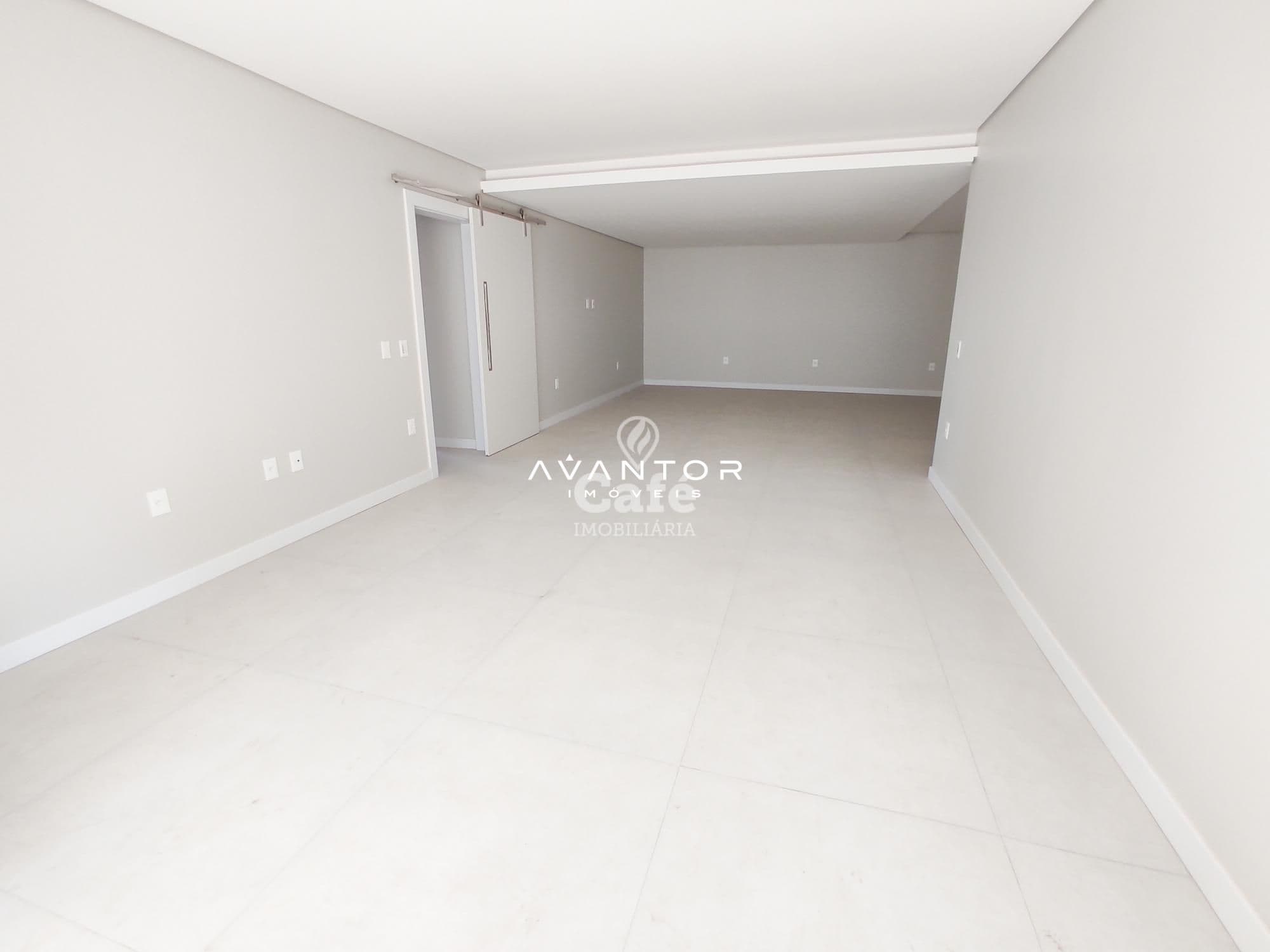 Apartamento amplo com 4 dormitórios, sendo 3 suíte, ampla área gourmet, 3 vagas de garagen — Apartamento com 4 quartos à venda em Nossa Senhora de Lourdes, Santa Maria/RS