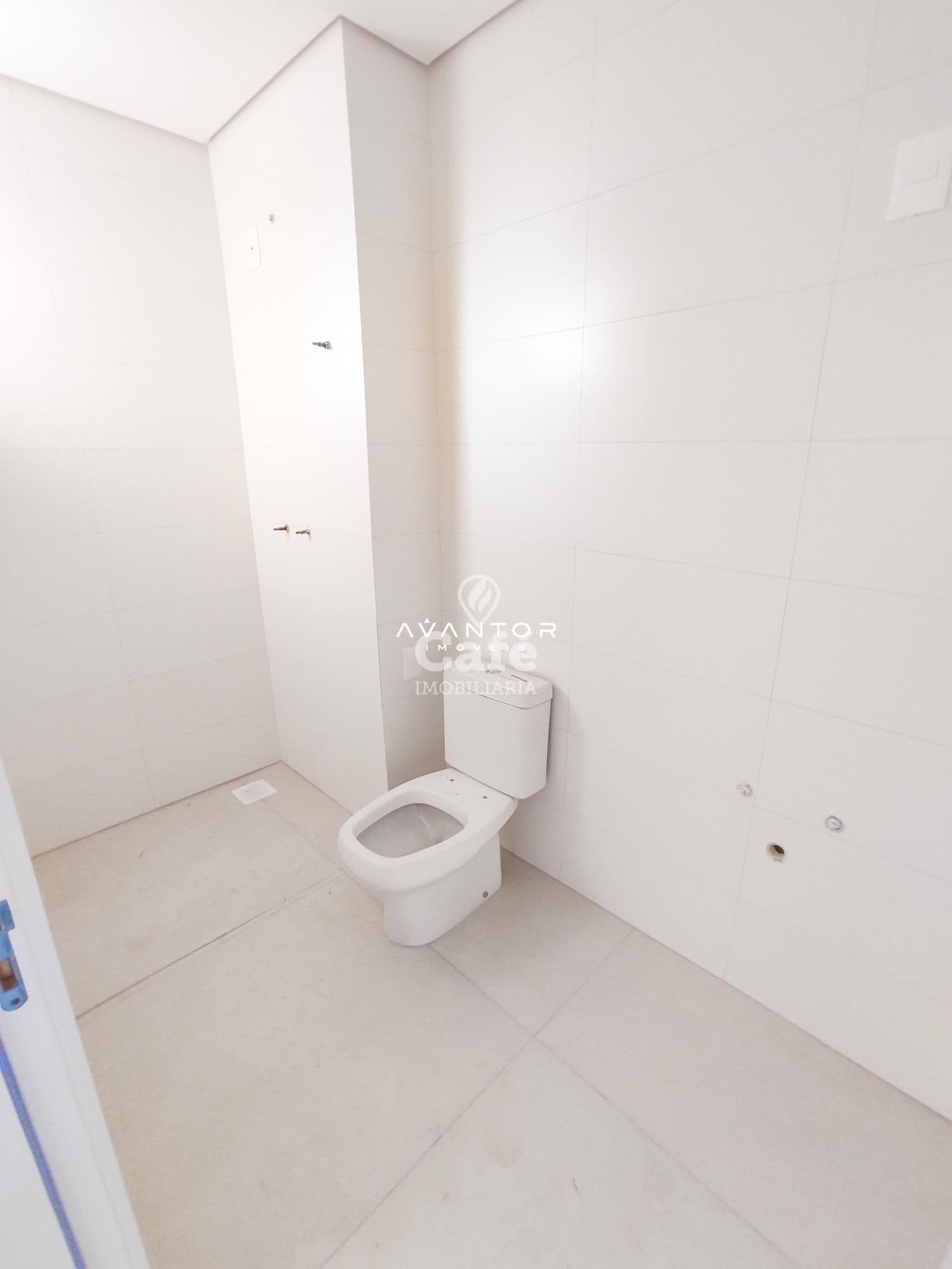 Apartamento amplo com 4 dormitórios, sendo 3 suíte, ampla área gourmet, 3 vagas de garagen — Apartamento com 4 quartos à venda em Nossa Senhora de Lourdes, Santa Maria/RS