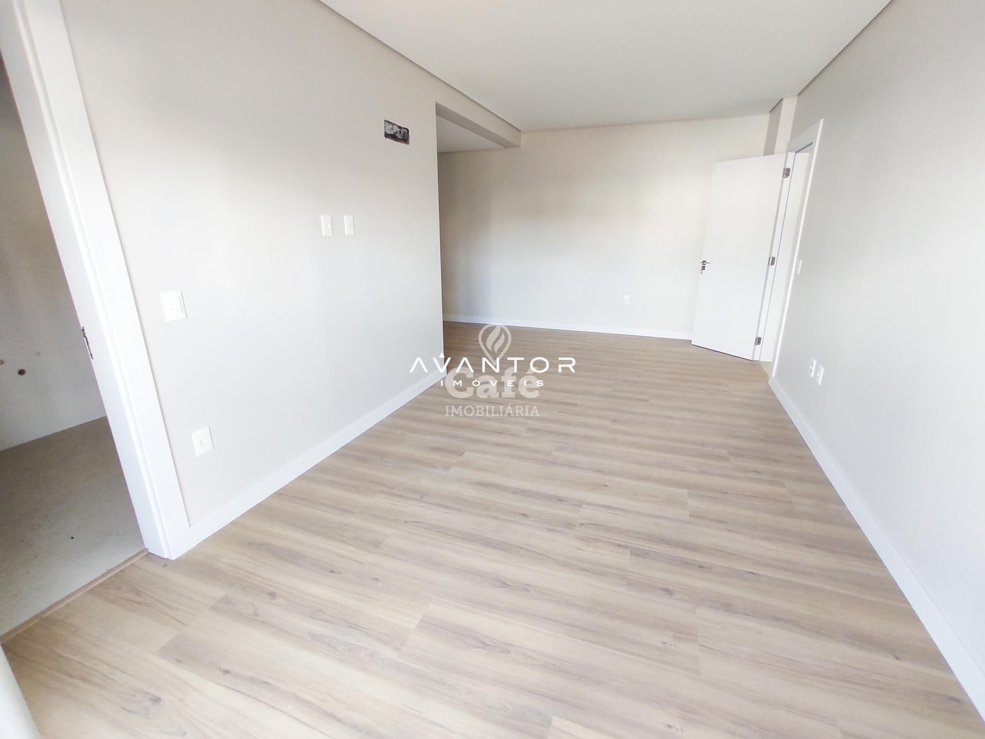 Apartamento amplo com 4 dormitórios, sendo 3 suíte, ampla área gourmet, 3 vagas de garagen — Apartamento com 4 quartos à venda em Nossa Senhora de Lourdes, Santa Maria/RS
