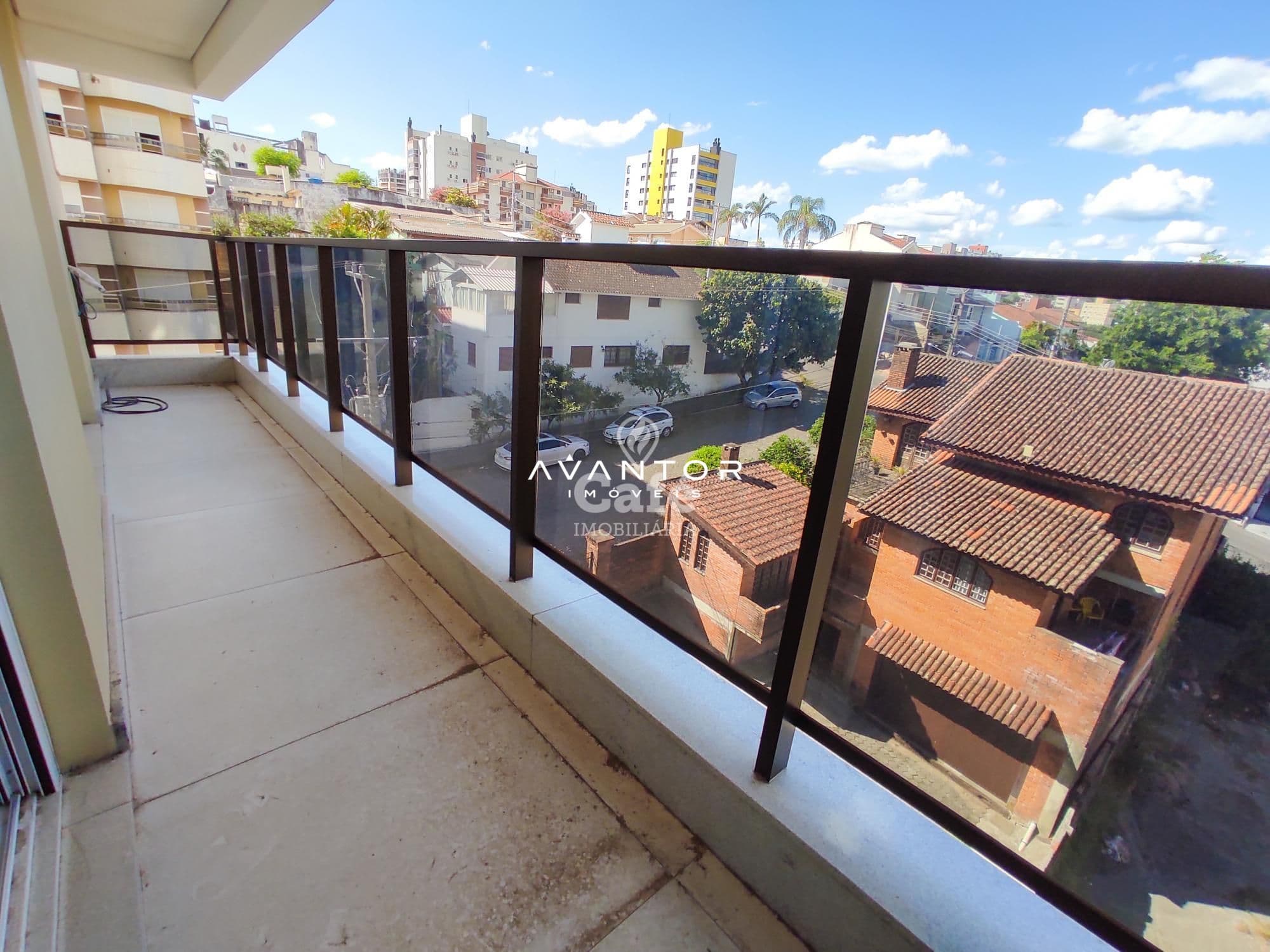 Apartamento amplo com 4 dormitórios, sendo 3 suíte, ampla área gourmet, 3 vagas de garagen — Apartamento com 4 quartos à venda em Nossa Senhora de Lourdes, Santa Maria/RS