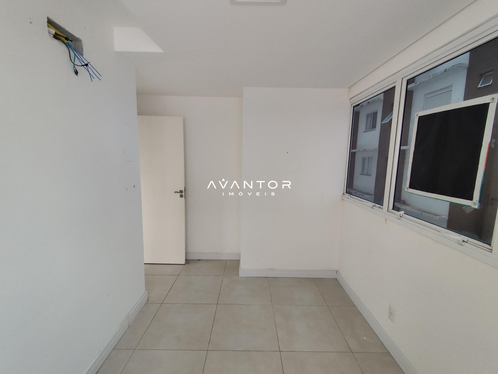 Sala Comercial com 4 salas à venda no Centro Profissional Dr. Pedro Martinez, em Centro, Santa Maria/RS — foto 3 de 9
