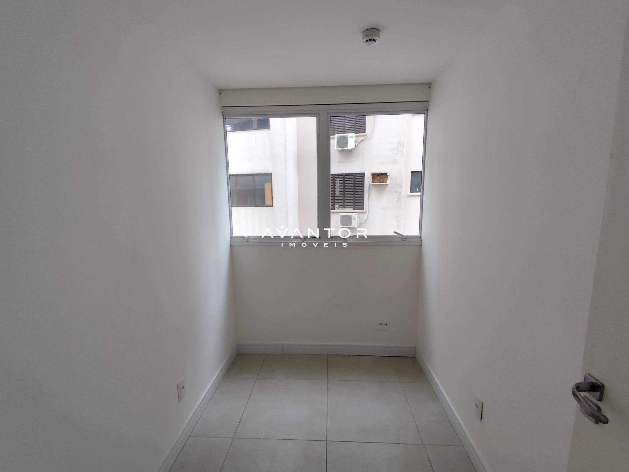 Sala Comercial com 4 salas à venda no Centro Profissional Dr. Pedro Martinez, em Centro, Santa Maria/RS — foto 4 de 9