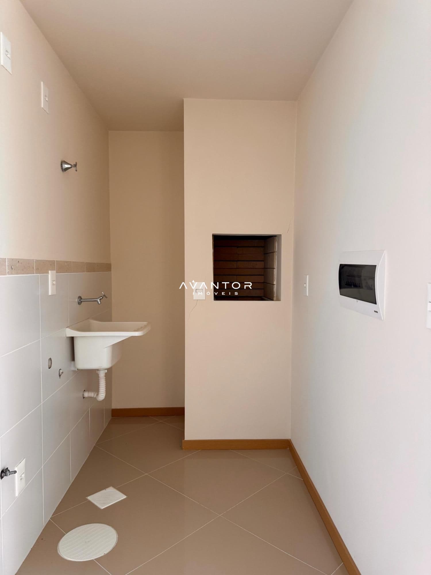 Churrasqueira e lavanderia — Apartamento com 2 quartos à venda no Residencial Cristo Rei, em Centro, Santa Maria/RS