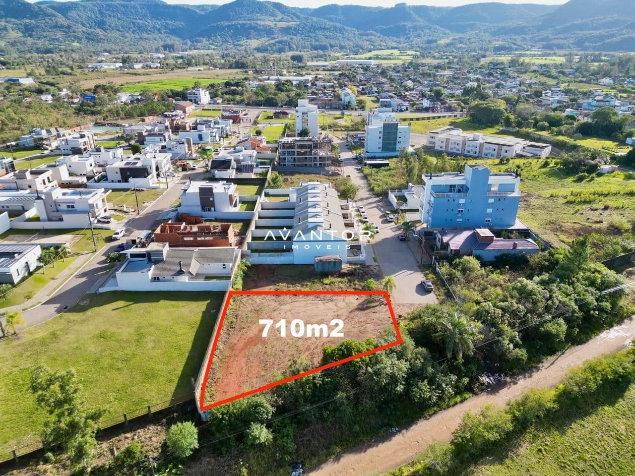 Vista aérea do terreno com área circundante — Terreno à venda em São José, Santa Maria/RS