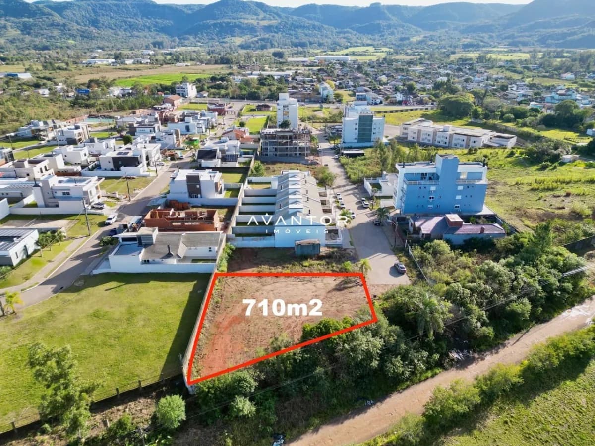 Vista aérea do terreno com área circundante — Terreno à venda em São José, Santa Maria/RS
