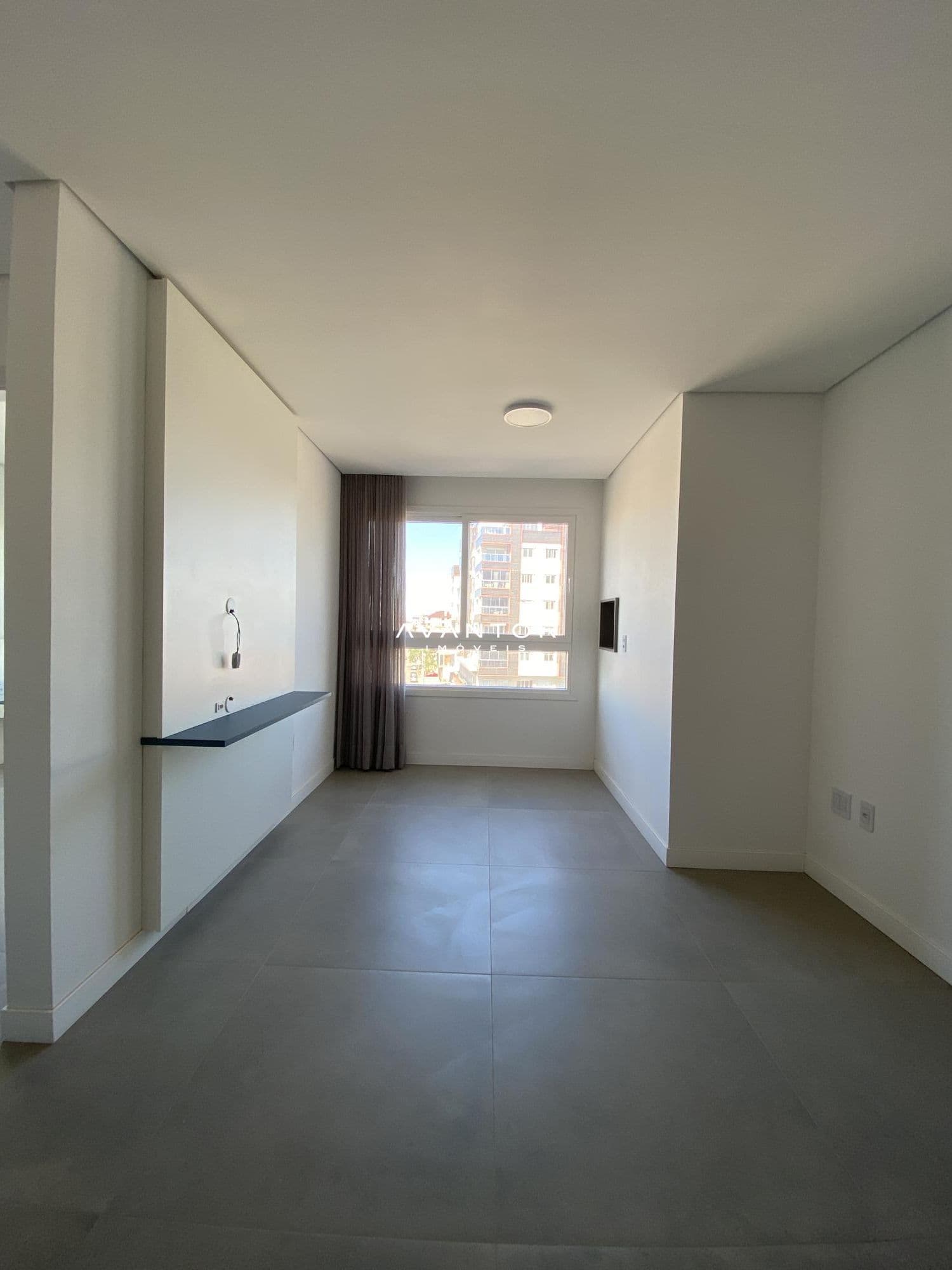 Cozinha com janela para área externa — Apartamento com 1 quarto para alugar no Uniqo Smart Living, em Camobi, Santa Maria/RS
