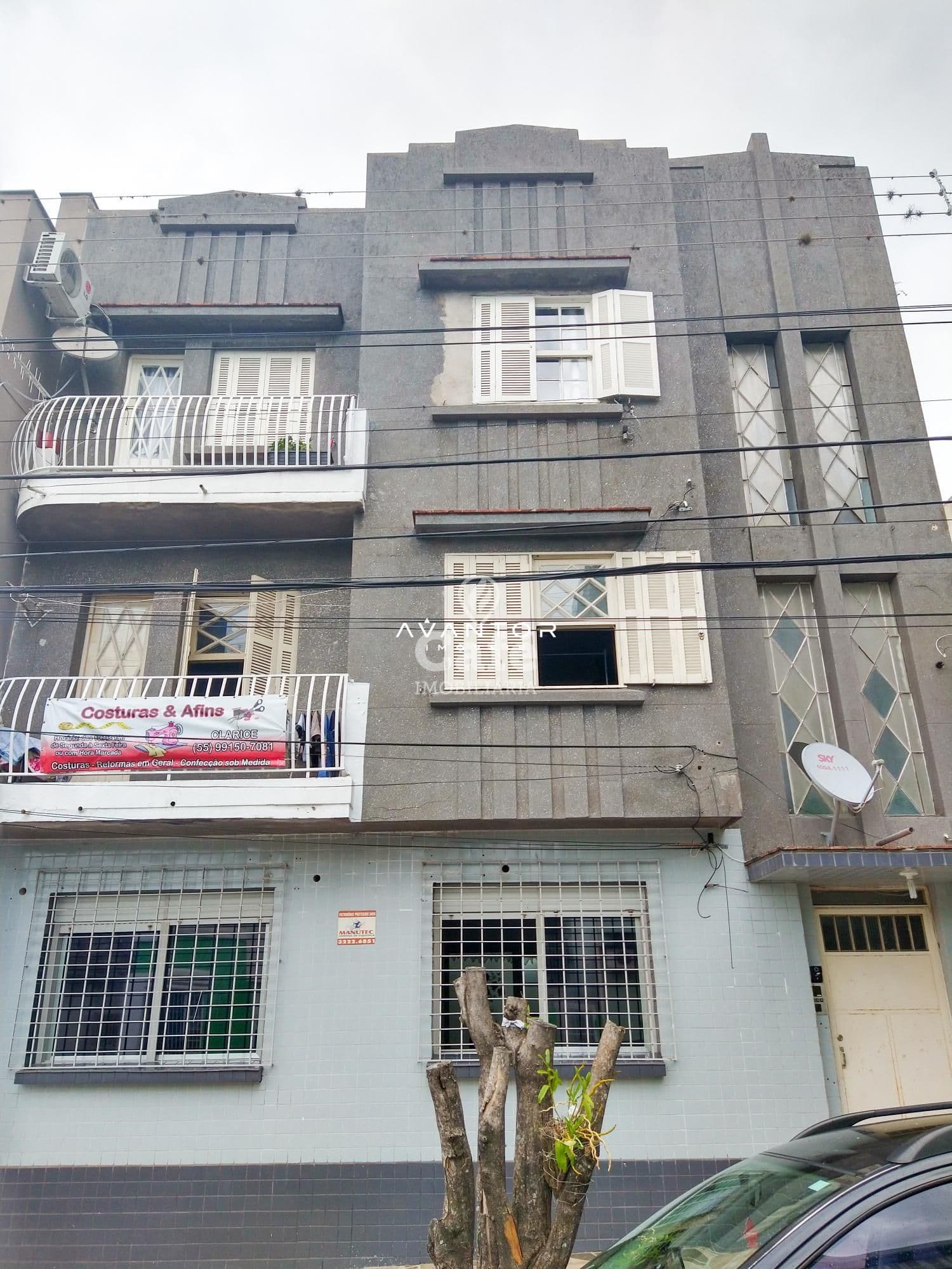 Fachada do prédio com sacadas — Apartamento com 3 quartos à venda em Centro, Santa Maria/RS