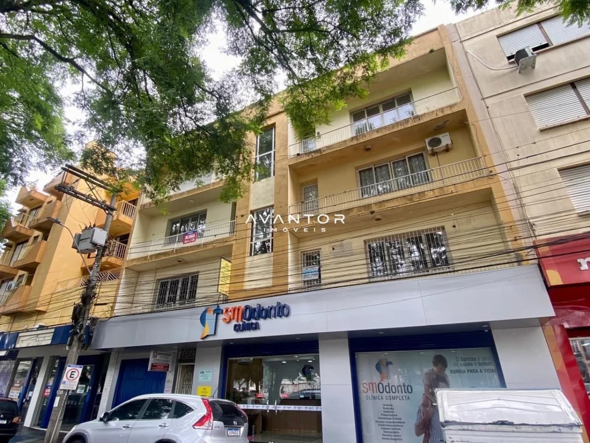 Fachada do prédio com sacadas — Sala Comercial com 2 salas à venda em Centro, Santa Maria/RS