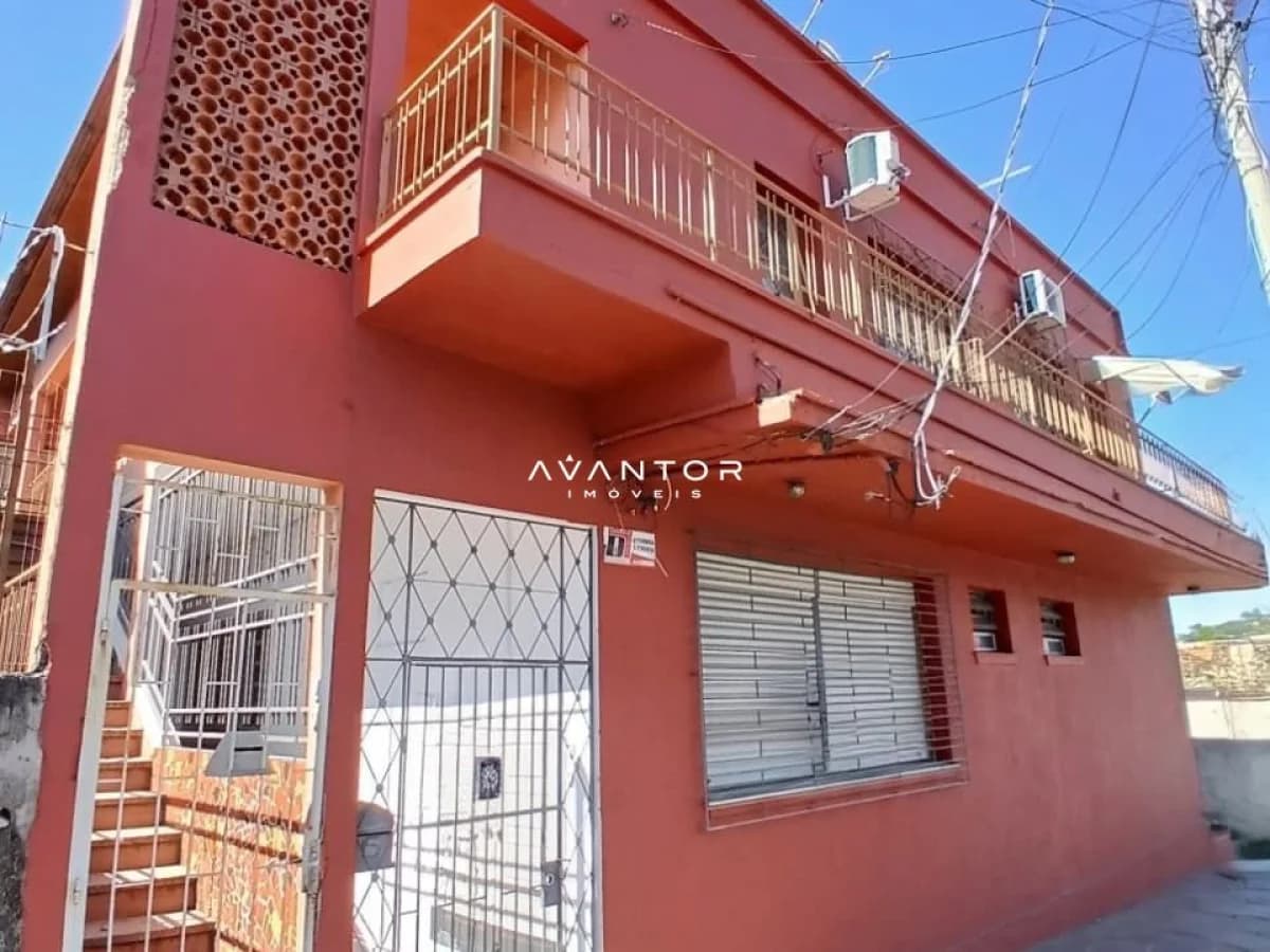 Fachada da casa com sacada — Apartamento com 2 quartos para alugar em Centro, Santa Maria/RS