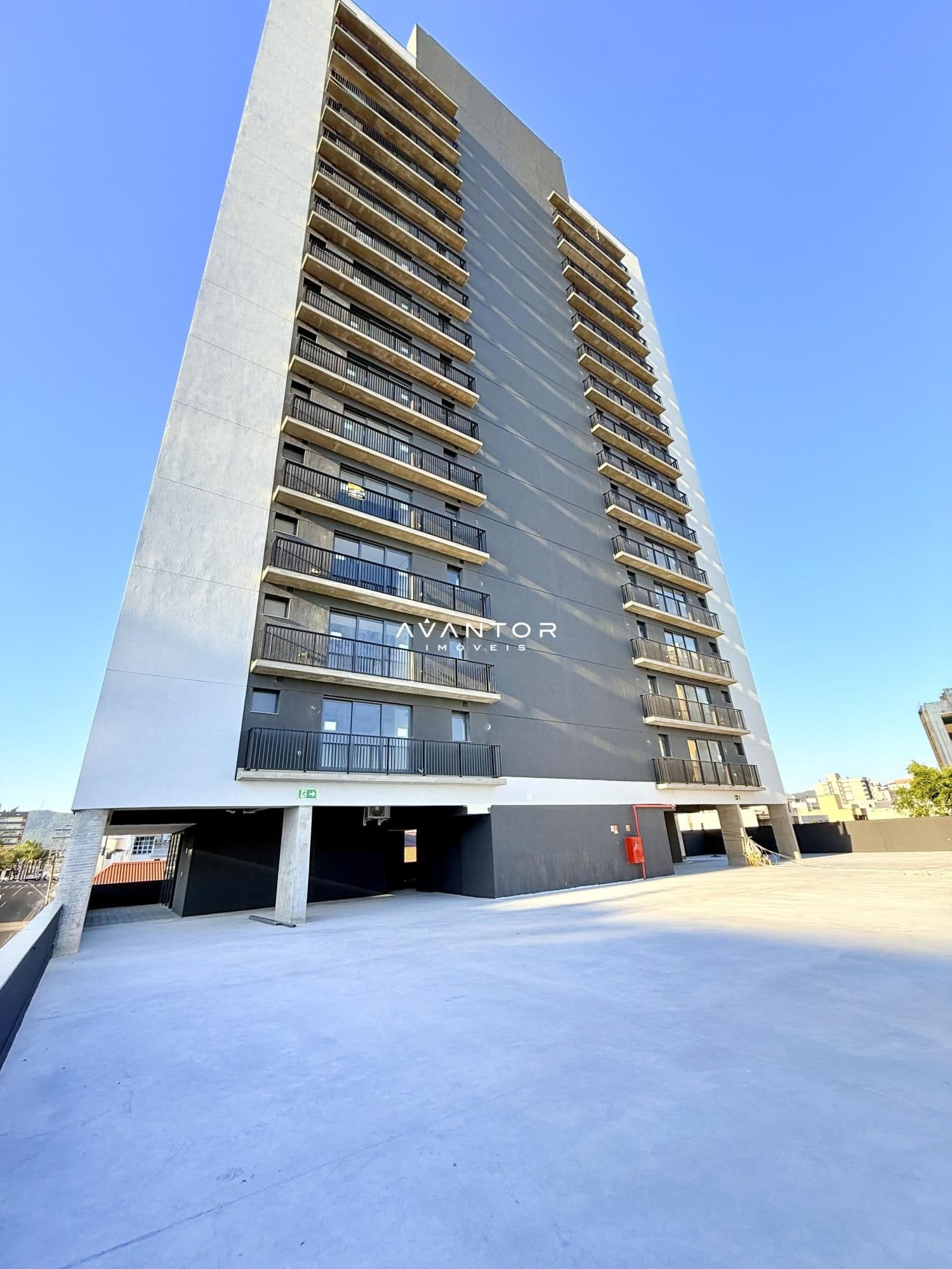 Fachada do prédio com sacadas — Apartamento com 3 quartos à venda no Allure Urban Garden, em Bonfim, Santa Maria/RS