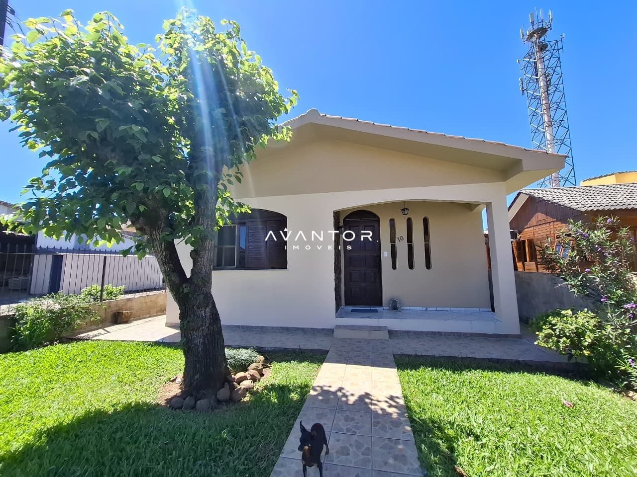 Fachada da casa com entrada frontal — Casa com 3 quartos à venda em Camobi, Santa Maria/RS