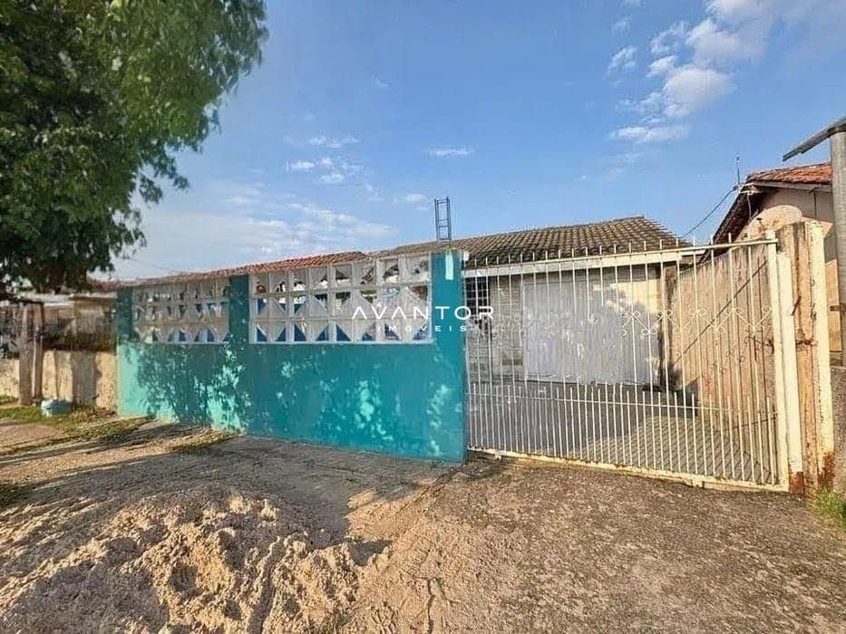 Fachada da casa com portão — Casa com 3 quartos para alugar em Diácono João Luiz Pozzobon, Santa Maria/RS