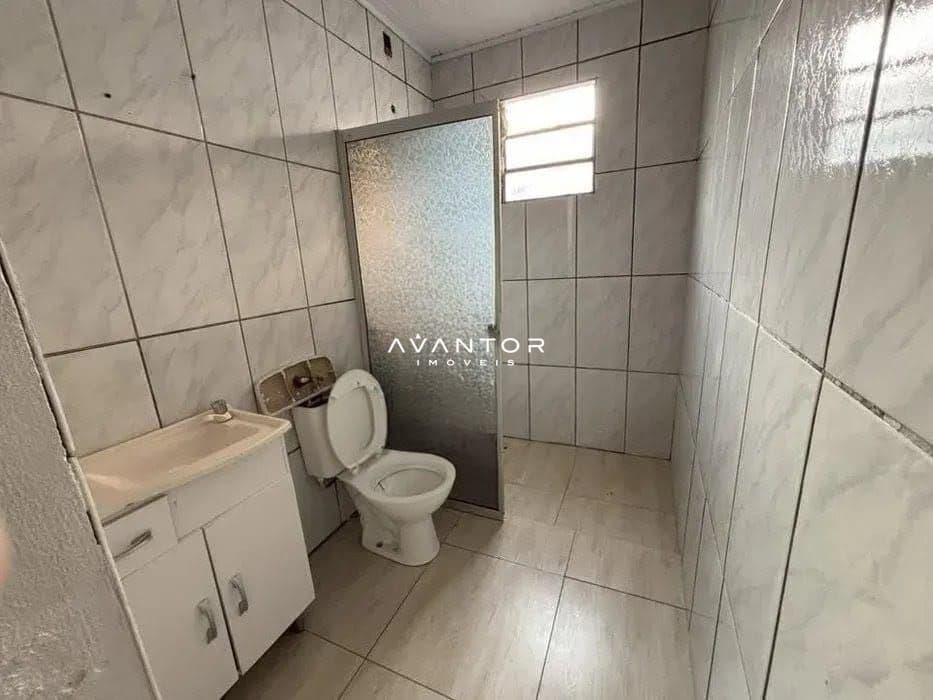 Casa com 3 quartos para alugar em Diácono João Luiz Pozzobon, Santa Maria/RS — foto 7 de 16