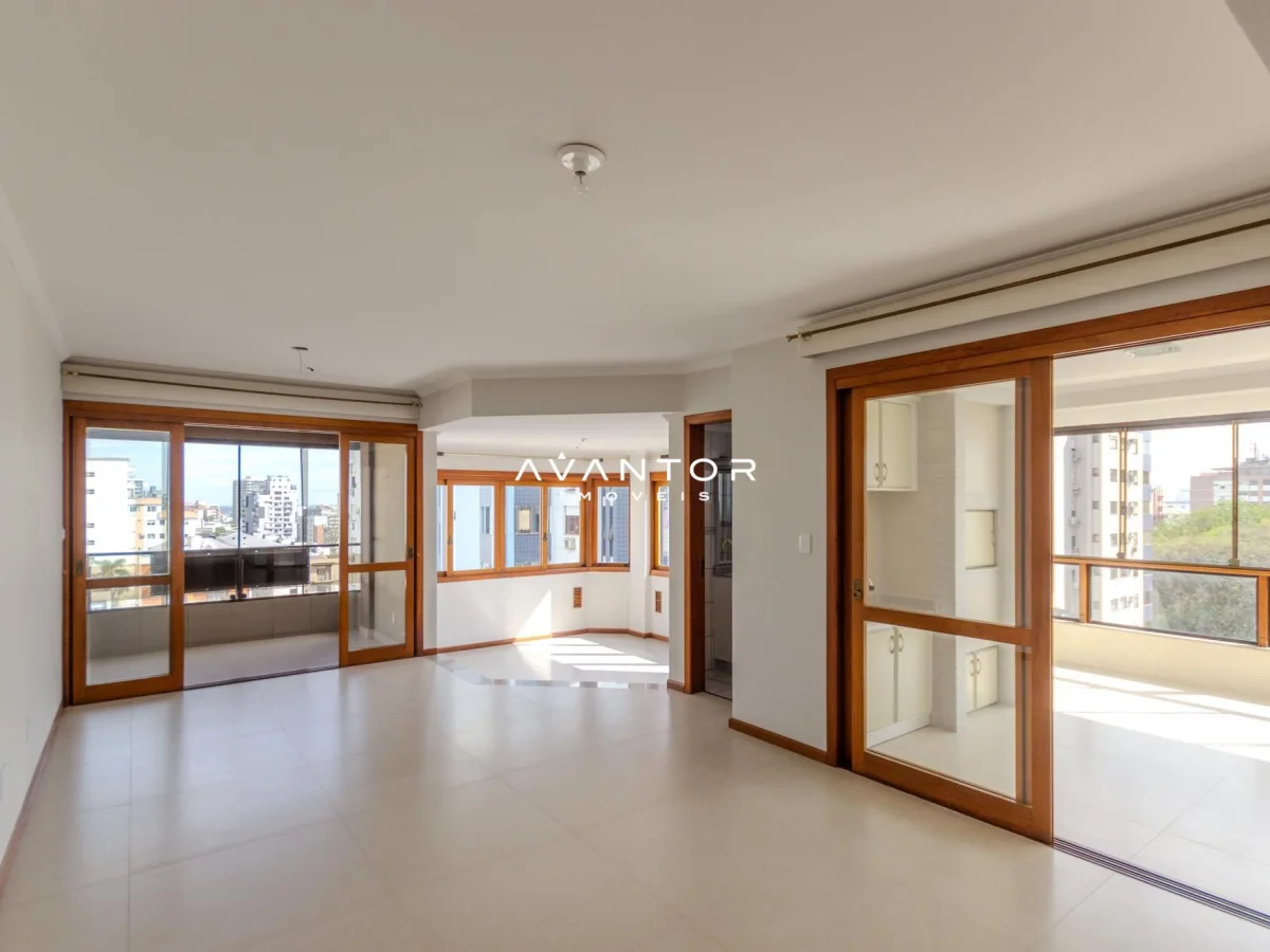 Sala de estar com sacada e vista para cidade — Apartamento com 4 quartos à venda em Centro, Santa Maria/RS