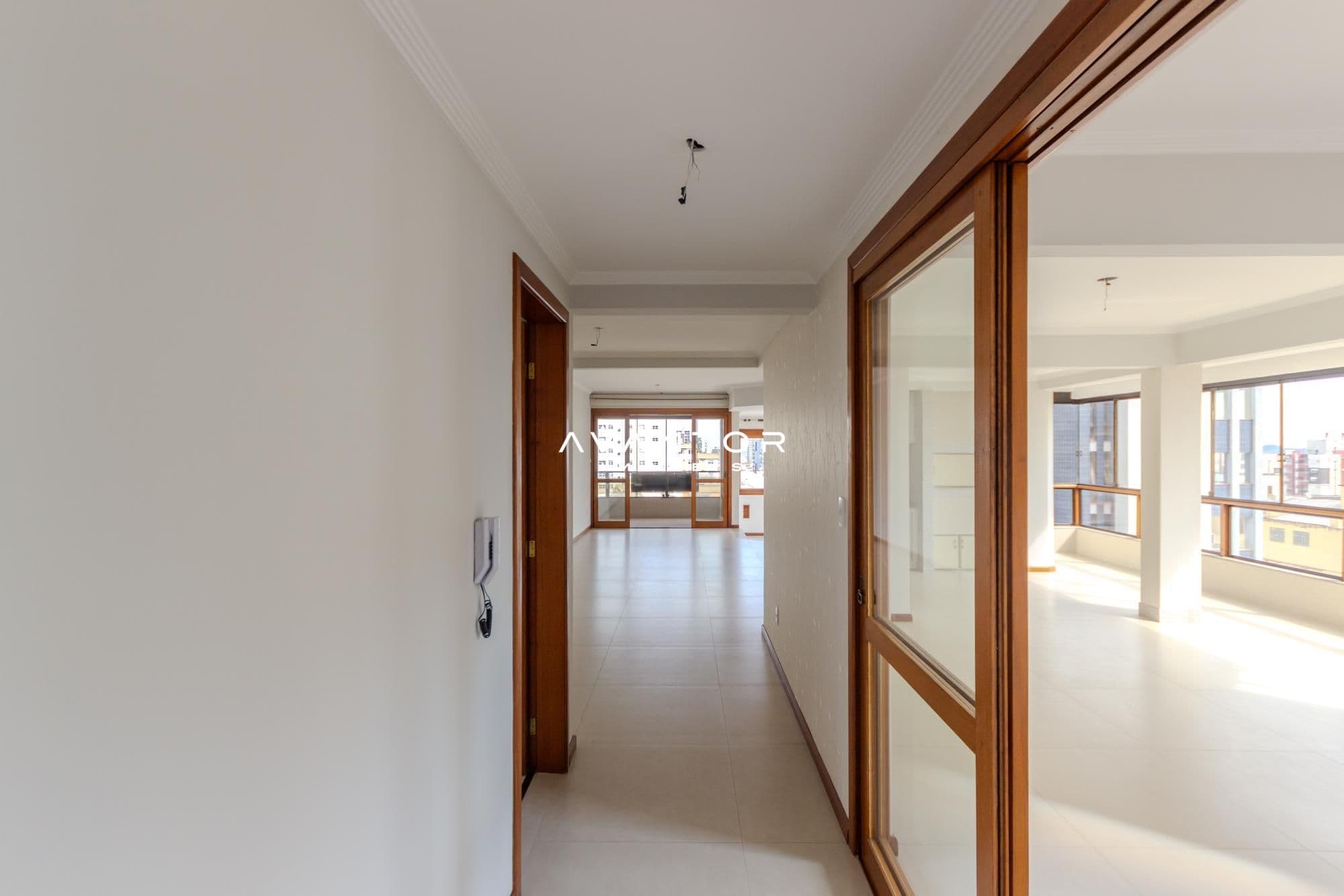 Apartamento com 4 quartos à venda no Edifício Galeria Village Center, em Centro, Santa Maria/RS — foto 2 de 45