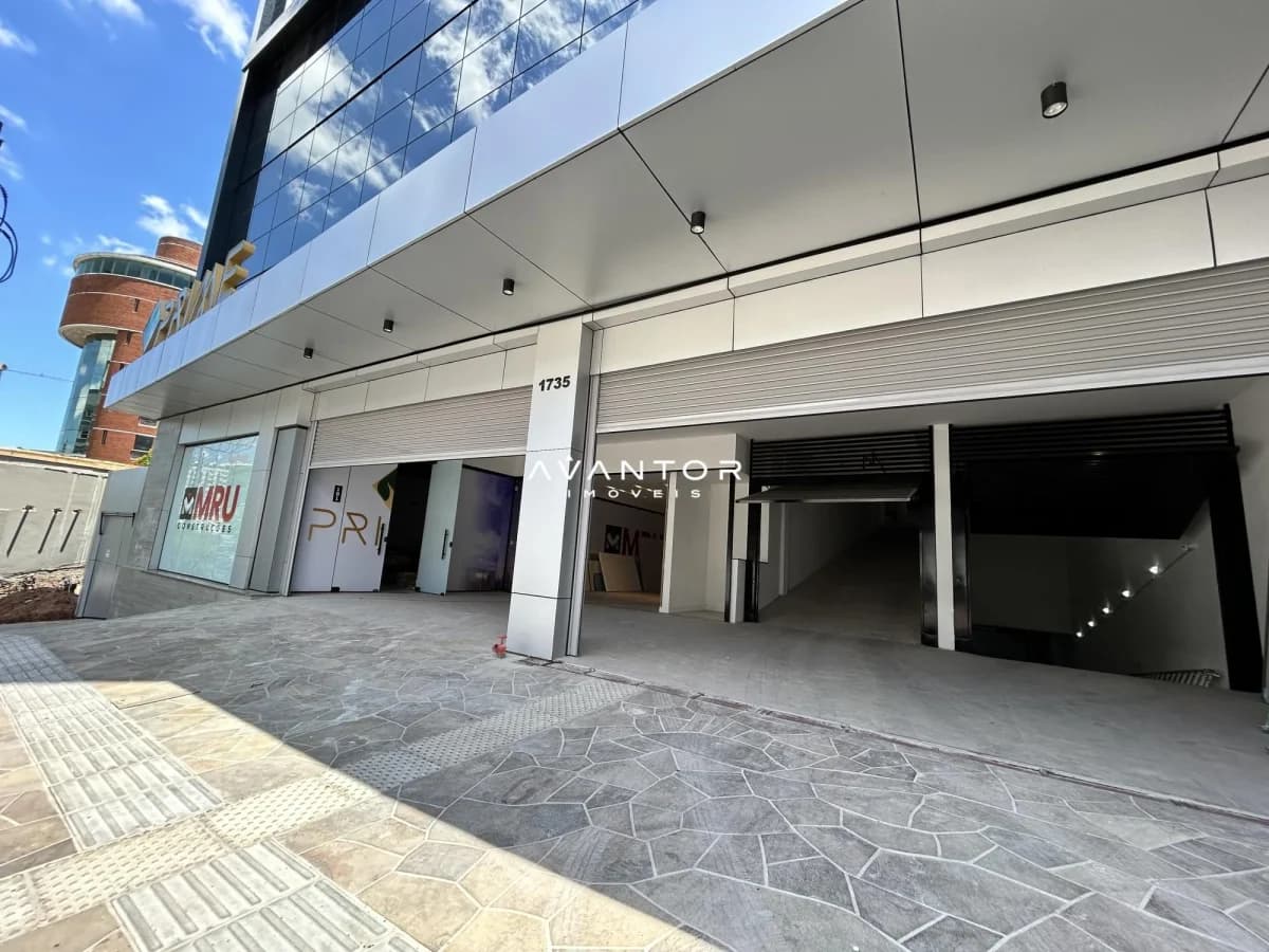 Fachada do imóvel com garagem — Sala Comercial com 1 sala para alugar no Comercial Prime, em Centro, Santa Maria/RS