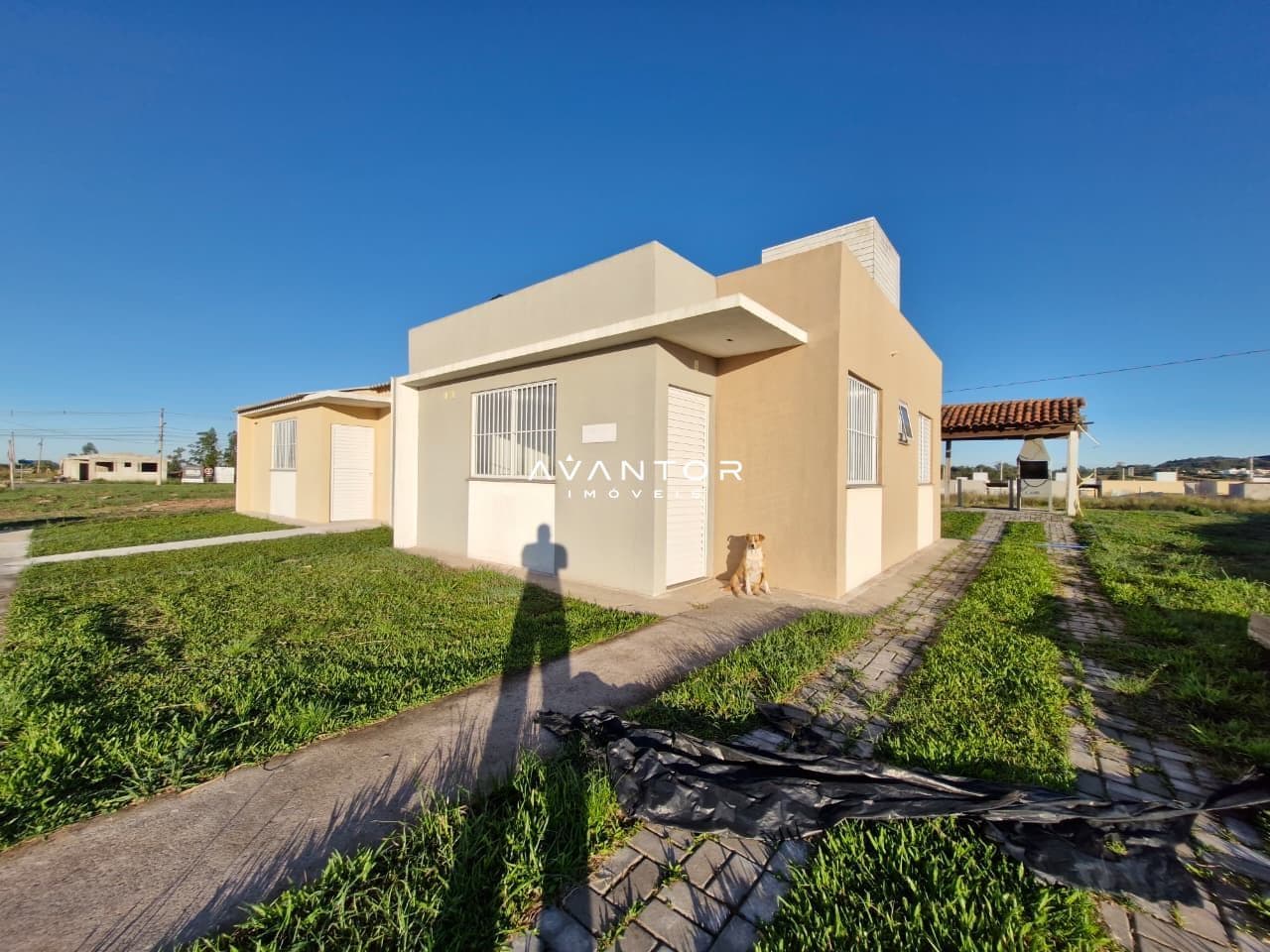 Fachada da casa com área externa — Casa com 2 quartos à venda em Diácono João Luiz Pozzobon, Santa Maria/RS
