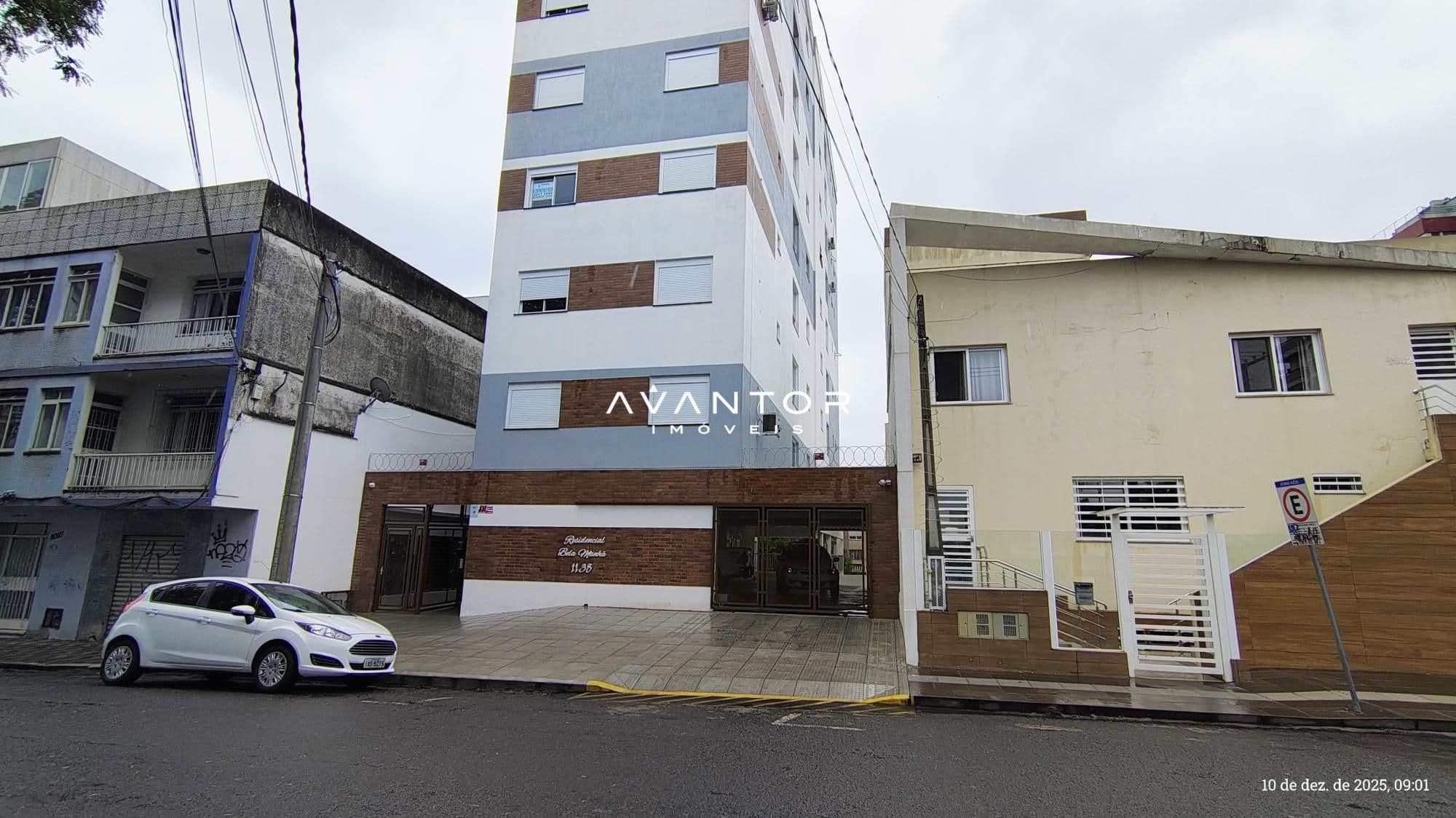 Fachada do prédio com garagem — Apartamento com 1 quarto à venda no Residencial Bela Manhã, em Bonfim, Santa Maria/RS