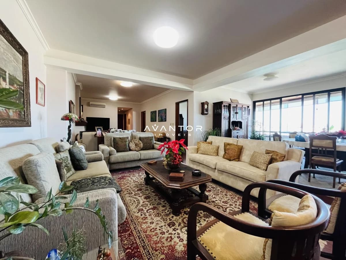 Sala de estar com integração ao espaço — Apartamento com 4 quartos à venda em Centro, Santa Maria/RS