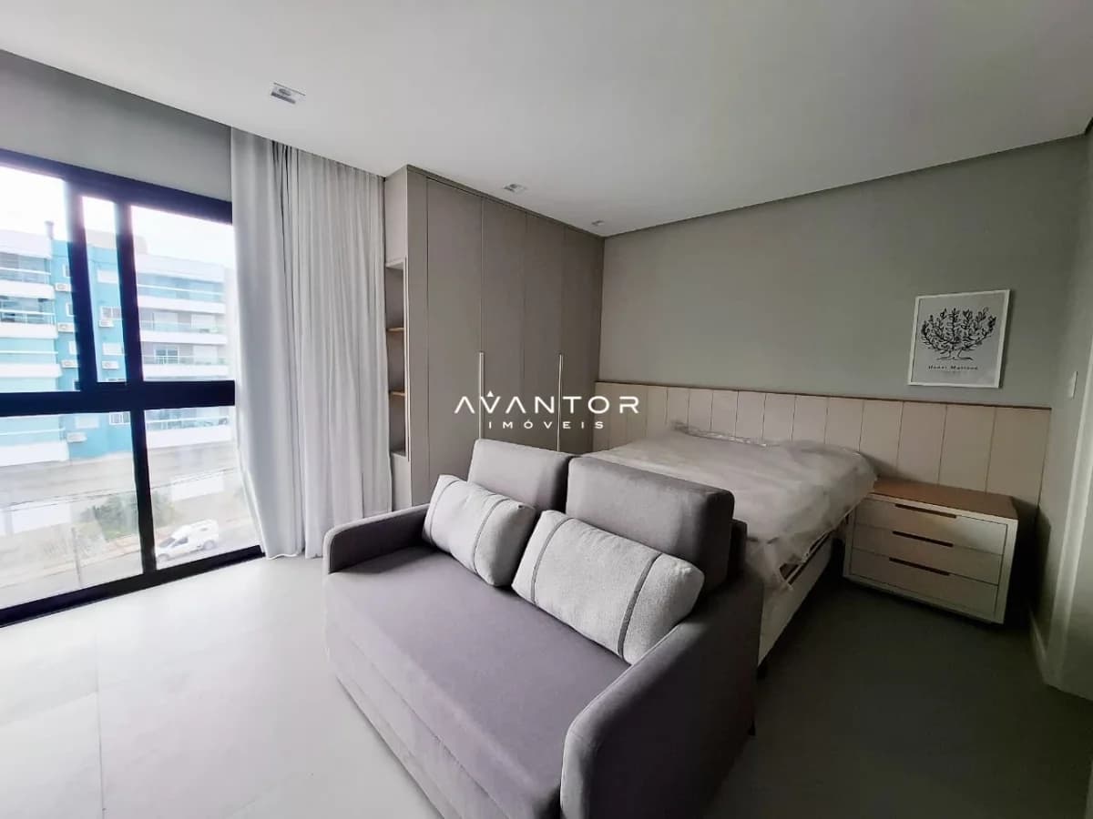 Dormitório com sacada e vista — Apartamento com 1 quarto à venda no Camobi Smart Living, em Camobi, Santa Maria/RS
