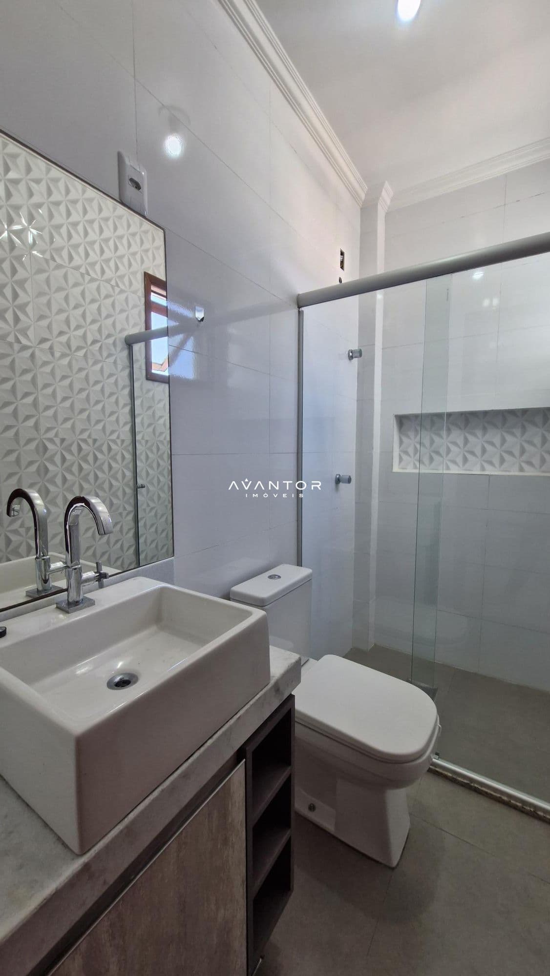 Banheiro Social — Apartamento com 2 quartos à venda no Residencial Bonez, em Camobi, Santa Maria/RS