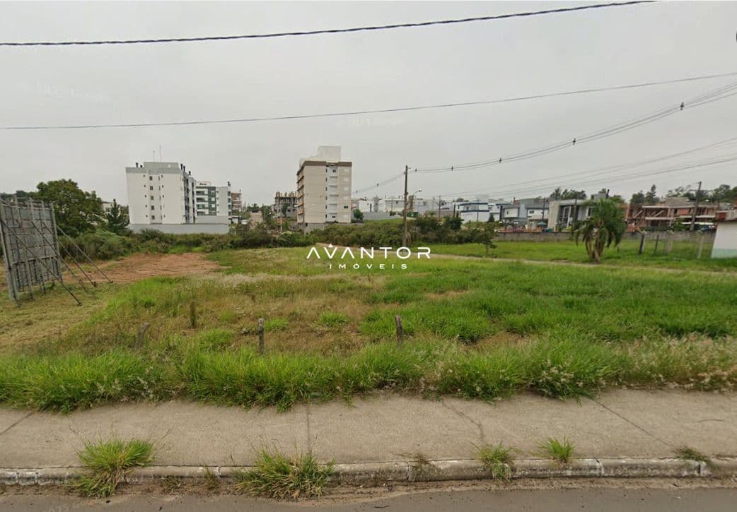 Terreno com vista para prédios próximos — Terreno à venda em São José, Santa Maria/RS