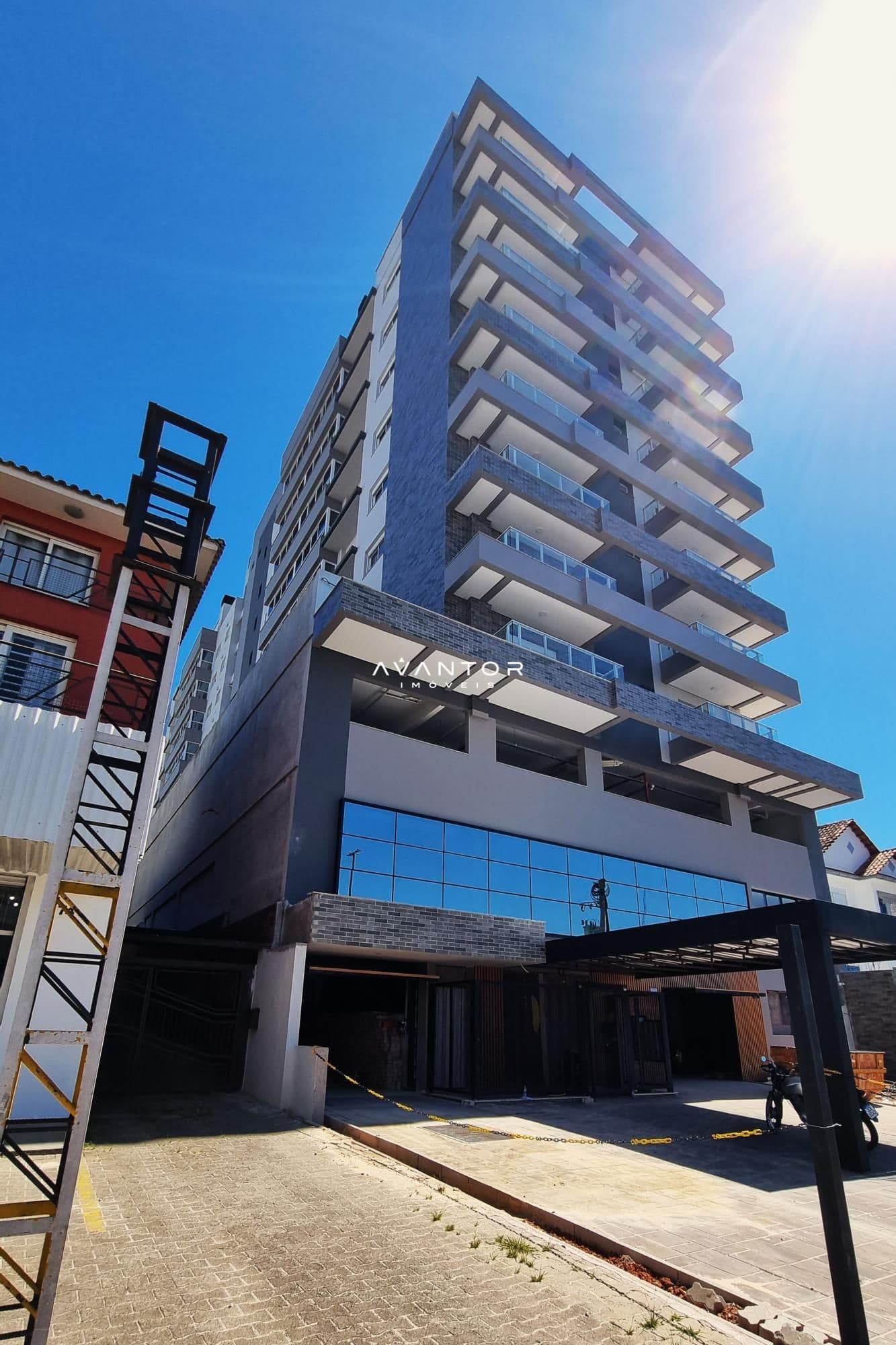Fachada do prédio com sacadas — Apartamento com 3 quartos à venda em Nossa Senhora das Dores, Santa Maria/RS