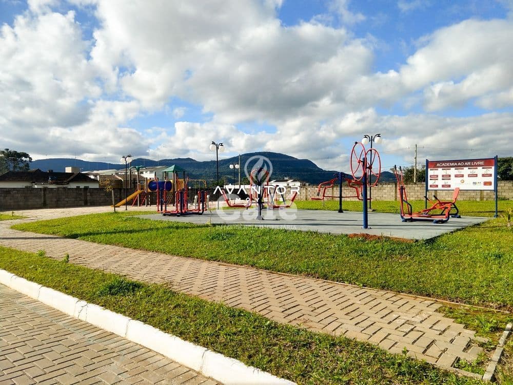 Parque infantil e área de lazer do empreendimento — Terreno à venda no Condomínio Viareggio, em Camobi, Santa Maria/RS