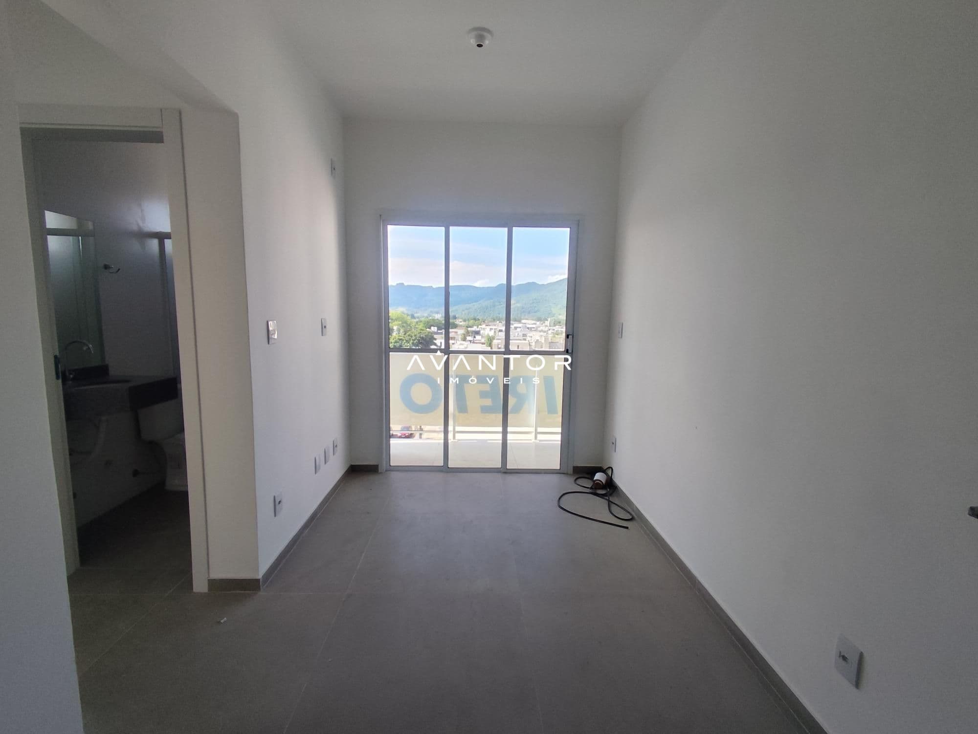 Apartamento com 2 quartos para alugar no Residencial Vô Nelci, em Camobi, Santa Maria/RS — foto 2 de 8