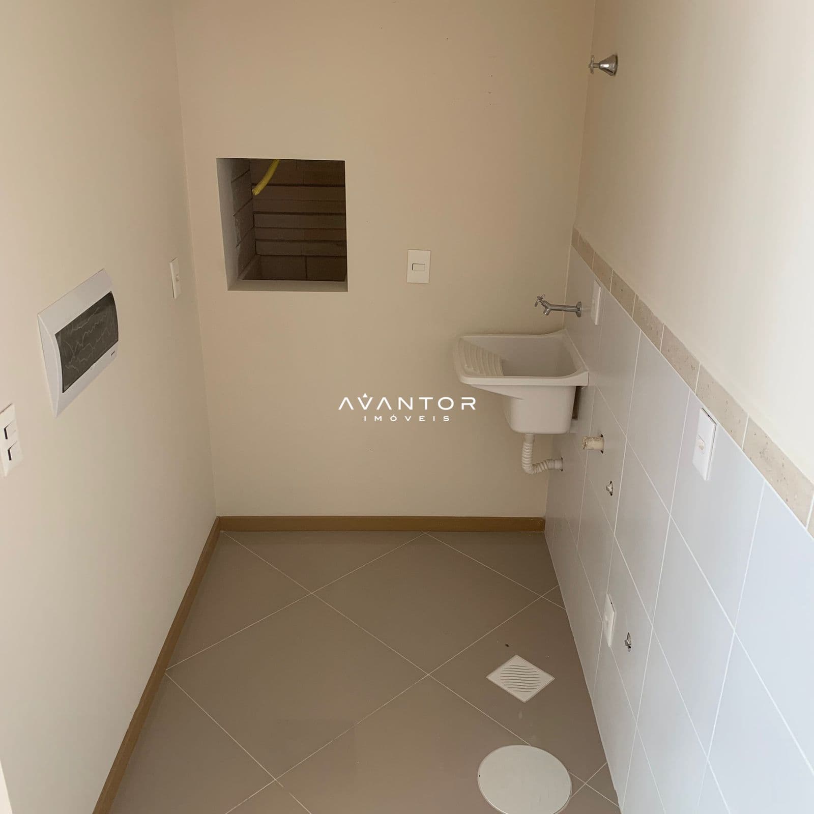 Apartamento com 2 quartos para alugar no Residencial Cristo Rei, em Centro, Santa Maria/RS — foto 3 de 8