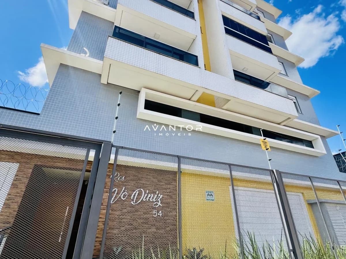 Fachada do prédio com sacadas — Apartamento com 3 quartos à venda em Nossa Senhora das Dores, Santa Maria/RS