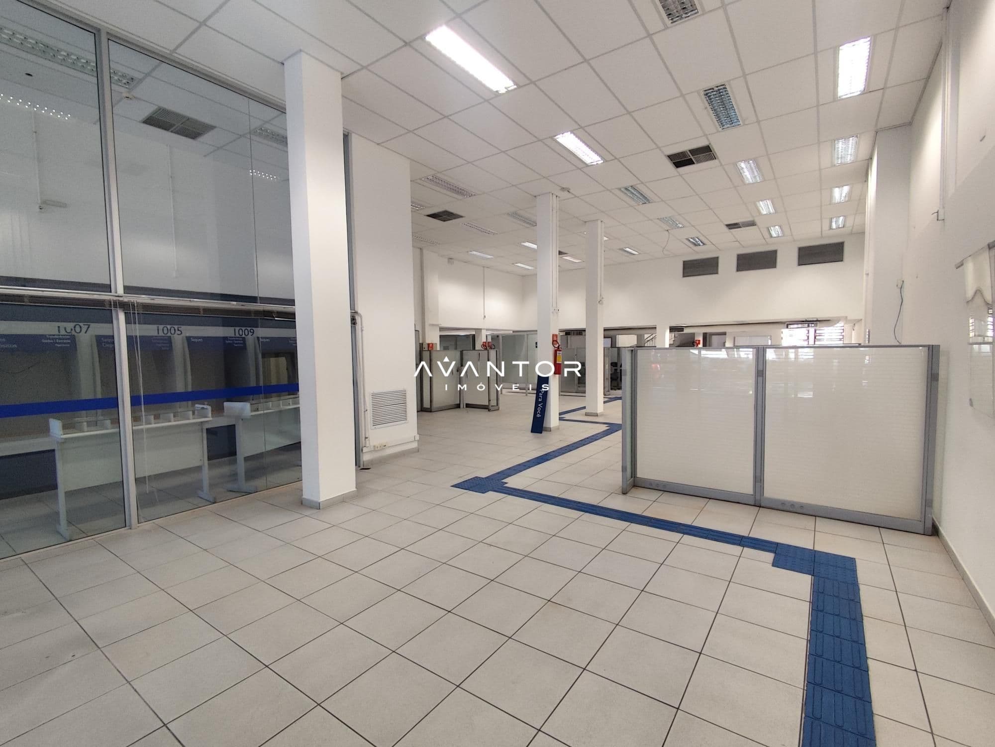 Prédio Comercial com 8 salas para alugar em Centro, Santa Maria/RS — foto 3 de 21