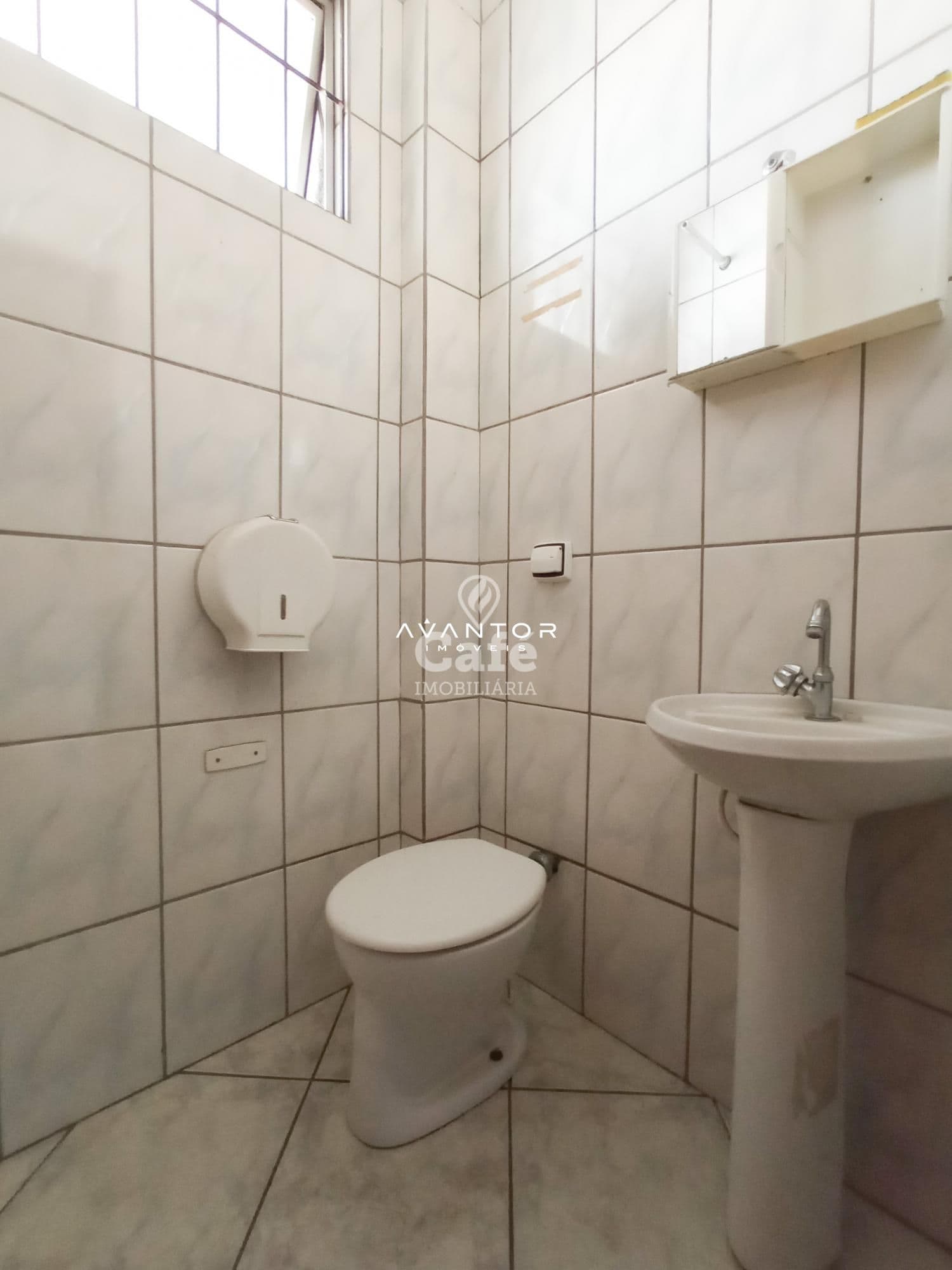Ótima oportunidade!! Sala Comercial na rua Venâncio aires, próximo a Liberdade — Sala Comercial com 1 sala para alugar em Centro, Santa Maria/RS