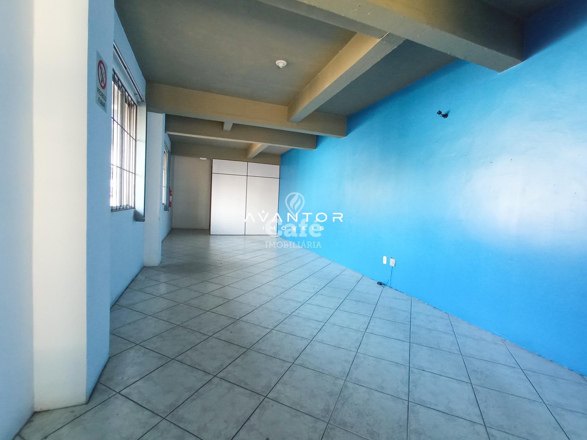 Ótima oportunidade!! Sala Comercial na rua Venâncio aires, próximo a Liberdade — Sala Comercial com 1 sala para alugar em Centro, Santa Maria/RS