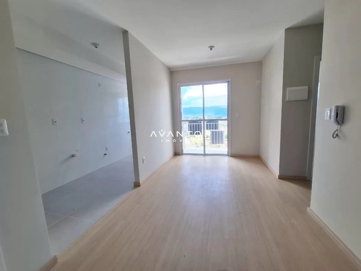 Dormitório com sacada e vista para o mar — Apartamento com 2 quartos à venda em Camobi, Santa Maria/RS